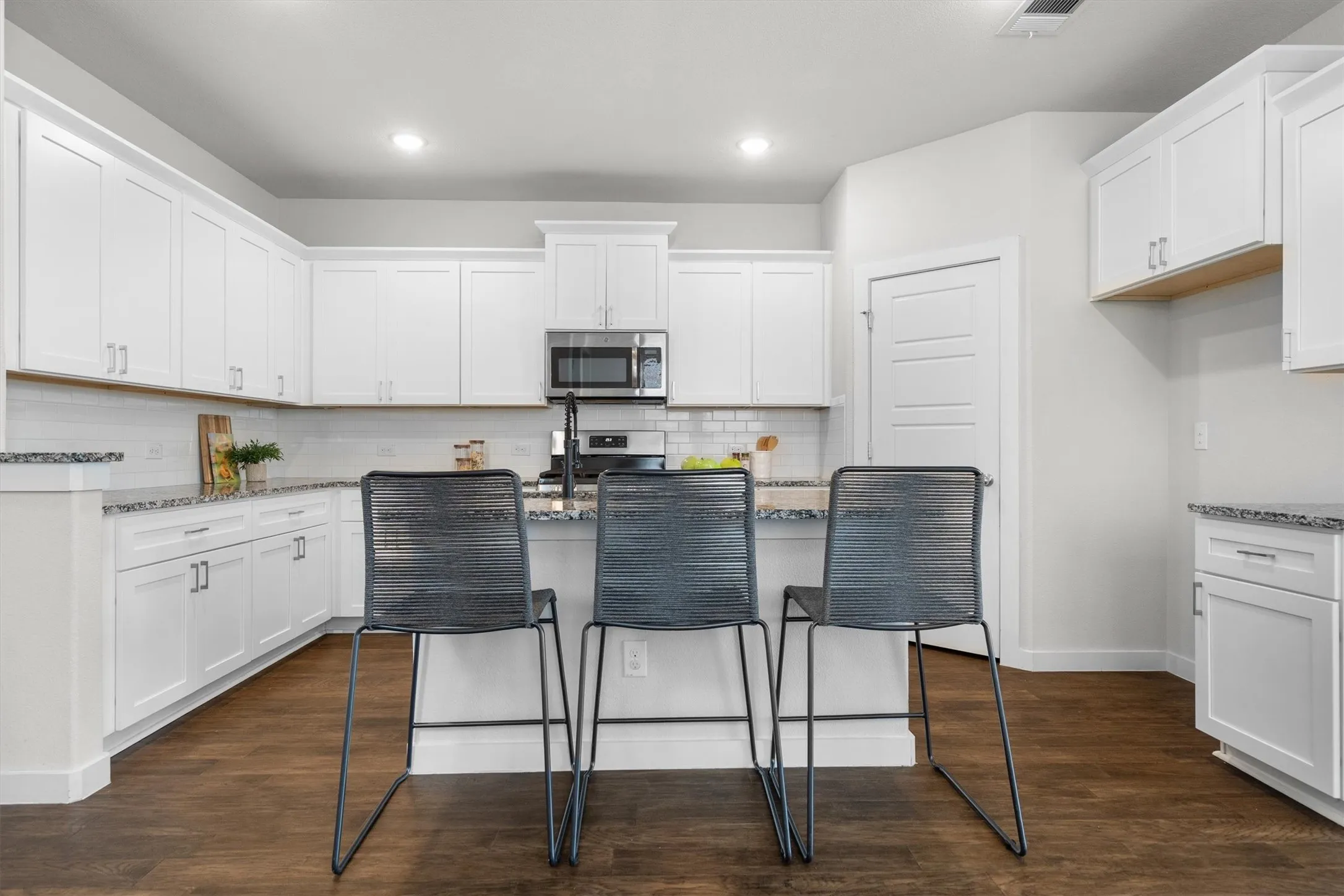 Single Family Residence For Sale in Denton County , 14613 Martin Creek Cove, Fort Worth, Texas 76262, 4 Bedroom, 3 Bathroom, 2 Garage spaces, 2,449 Sqft, built in 2019, mls#21286990, Real Estate Agent in Fort Worth, Homes For Sale in Denton county, Homes For Sale in Fort Worth, Realtor in Fort Worth Texas, Real Estate Brokerage Independent Realty Texas, Luminita Cordes Realtor