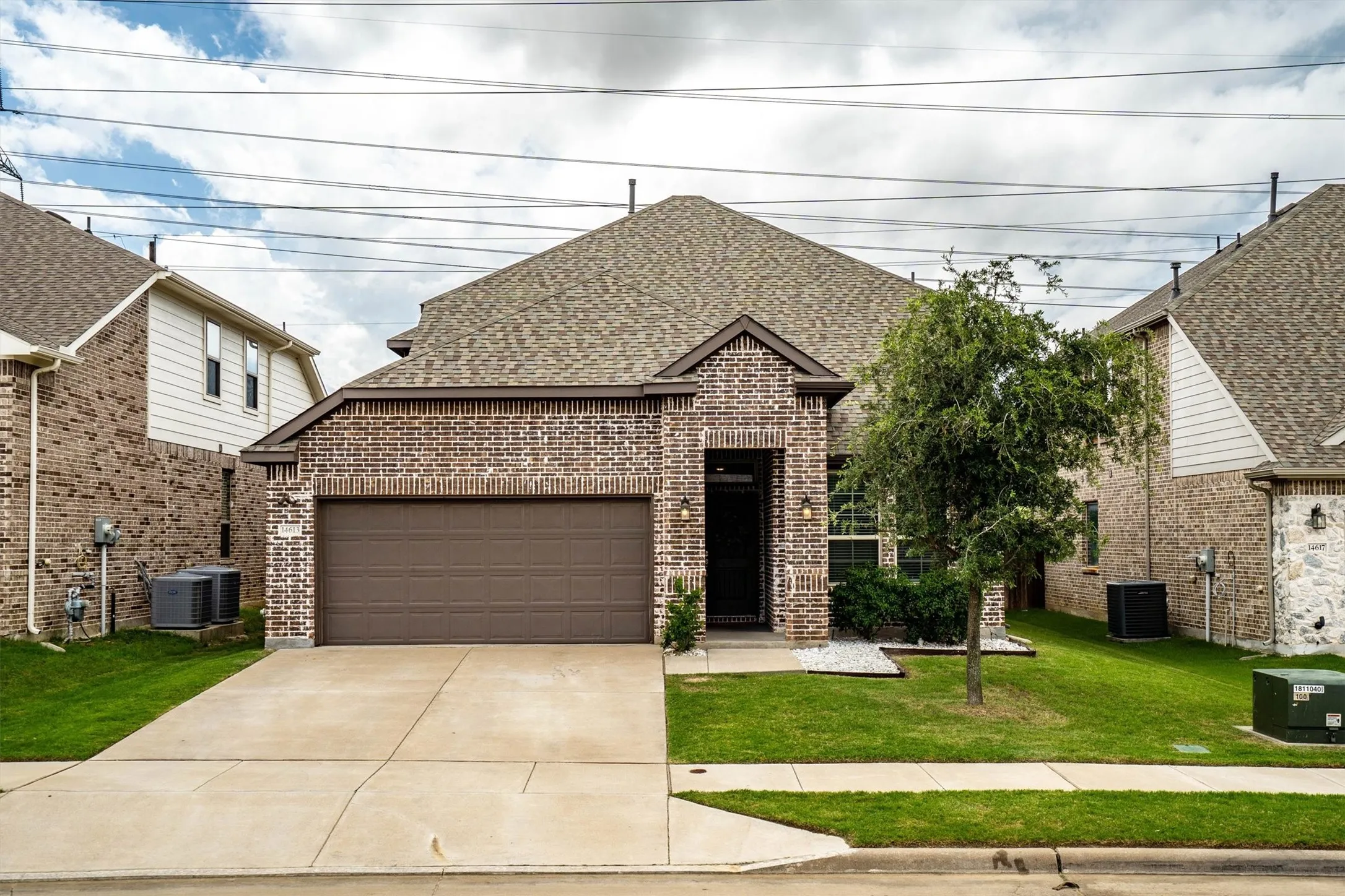 Single Family Residence For Sale in Denton County , 14613 Martin Creek Cove, Fort Worth, Texas 76262, 4 Bedroom, 3 Bathroom, 2 Garage spaces, 2,449 Sqft, built in 2019, mls#21286990, Real Estate Agent in Fort Worth, Homes For Sale in Denton county, Homes For Sale in Fort Worth, Realtor in Fort Worth Texas, Real Estate Brokerage Independent Realty Texas, Luminita Cordes Realtor
