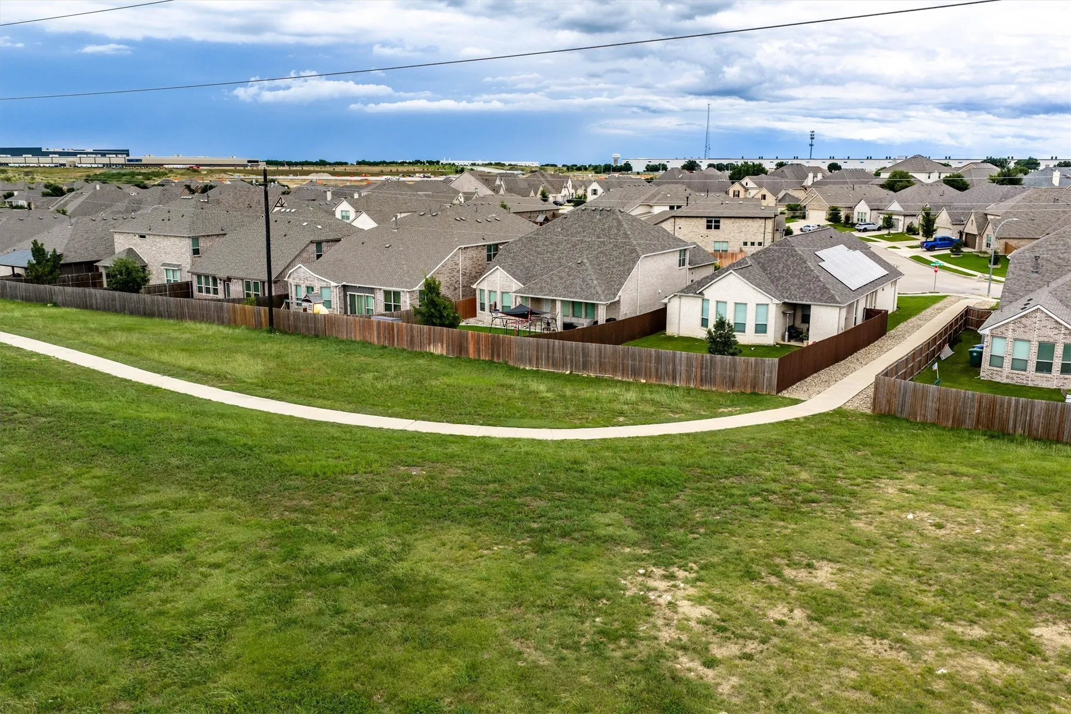 Single Family Residence For Sale in Denton County , 14613 Martin Creek Cove, Fort Worth, Texas 76262, 4 Bedroom, 3 Bathroom, 2 Garage spaces, 2,449 Sqft, built in 2019, mls#21286990, Real Estate Agent in Fort Worth, Homes For Sale in Denton county, Homes For Sale in Fort Worth, Realtor in Fort Worth Texas, Real Estate Brokerage Independent Realty Texas, Luminita Cordes Realtor