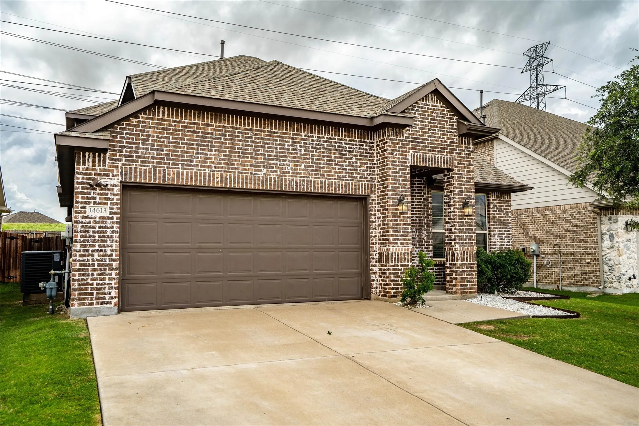 Single Family Residence For Sale in Denton County , 14613 Martin Creek Cove, Fort Worth, Texas 76262, 4 Bedroom, 3 Bathroom, 2 Garage spaces, 2,449 Sqft, built in 2019, mls#21286990, Real Estate Agent in Fort Worth, Homes For Sale in Denton county, Homes For Sale in Fort Worth, Realtor in Fort Worth Texas, Real Estate Brokerage Independent Realty Texas, Luminita Cordes Realtor