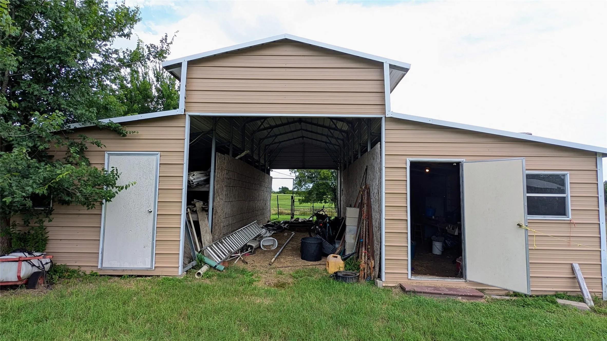 Farm For Sale in Milam County , 458 Fm 1600, Cameron, Texas 76520, 3 Bedroom, 2 Bathroom, Garage spaces, 1,860 Sqft, built in 2015, Price $775,000, mls#21296164, Real Estate Agent in Cameron, Homes For Sale in Milam county, Homes For Sale in Cameron, Realtor in Cameron Texas, Real Estate Brokerage Independent Realty Texas, Luminita Cordes Realtor