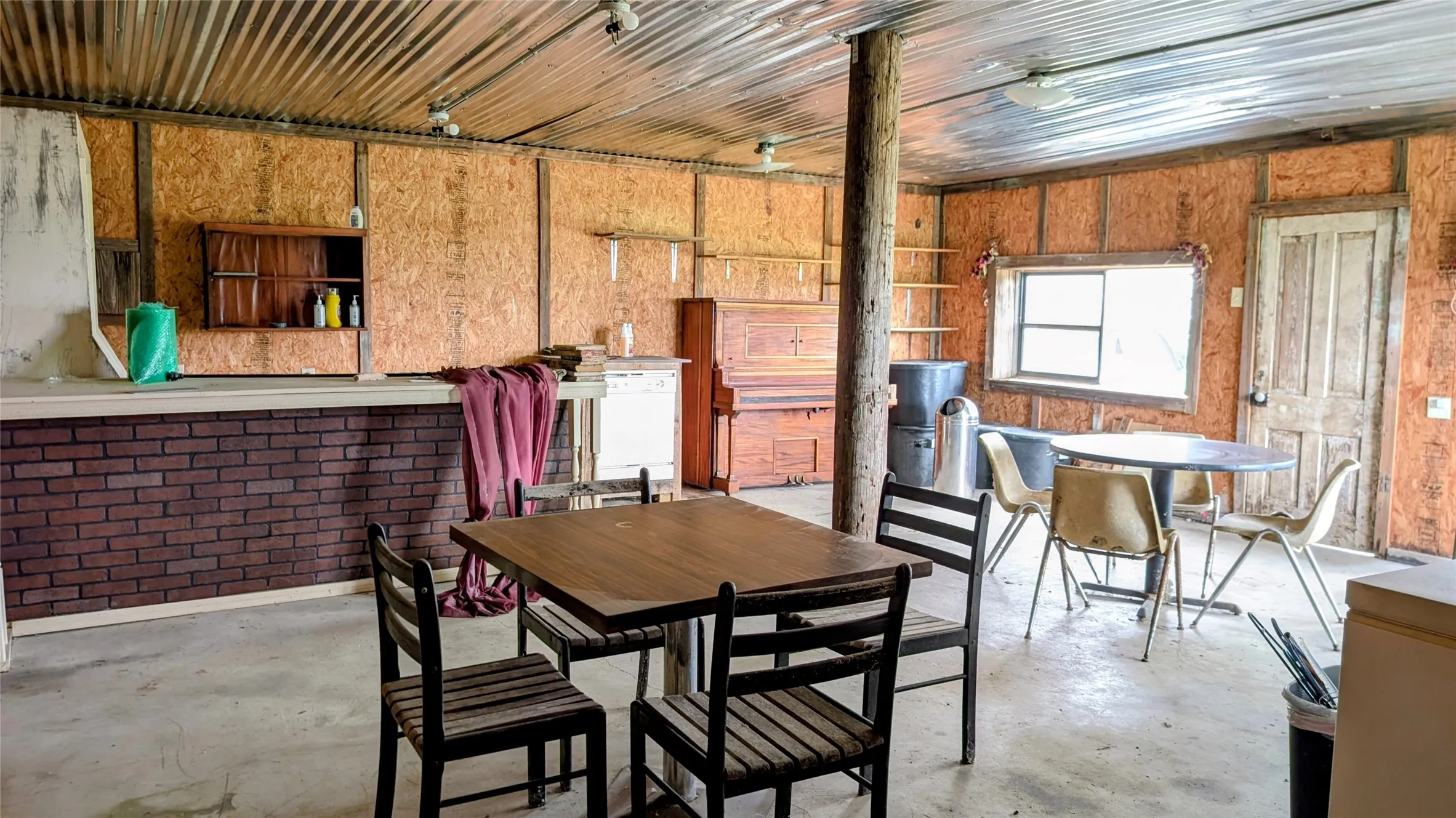 Farm For Sale in Milam County , 458 Fm 1600, Cameron, Texas 76520, 3 Bedroom, 2 Bathroom, Garage spaces, 1,860 Sqft, built in 2015, Price $775,000, mls#21296164, Real Estate Agent in Cameron, Homes For Sale in Milam county, Homes For Sale in Cameron, Realtor in Cameron Texas, Real Estate Brokerage Independent Realty Texas, Luminita Cordes Realtor