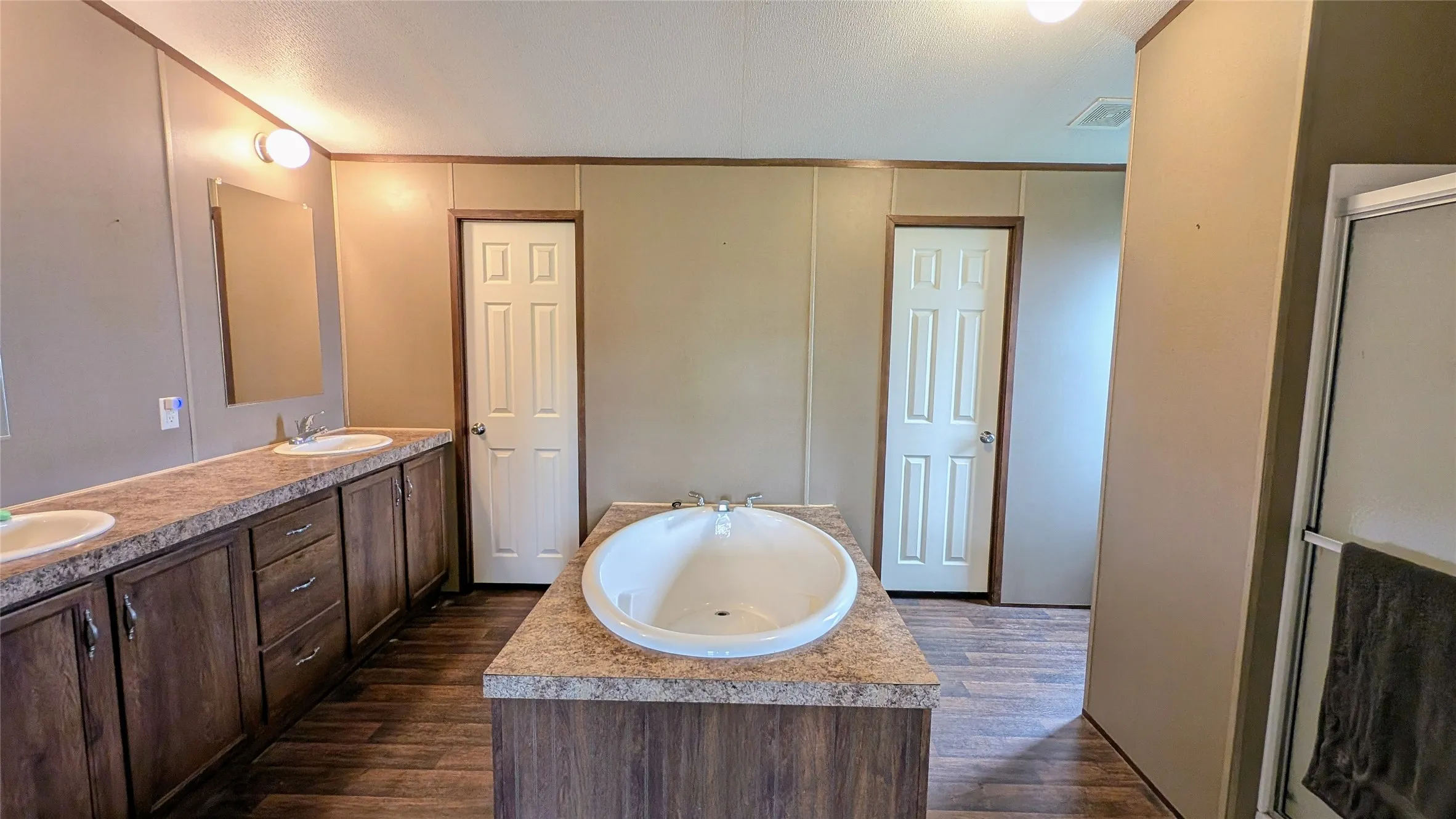 Farm For Sale in Milam County , 458 Fm 1600, Cameron, Texas 76520, 3 Bedroom, 2 Bathroom, Garage spaces, 1,860 Sqft, built in 2015, Price $775,000, mls#21296164, Real Estate Agent in Cameron, Homes For Sale in Milam county, Homes For Sale in Cameron, Realtor in Cameron Texas, Real Estate Brokerage Independent Realty Texas, Luminita Cordes Realtor