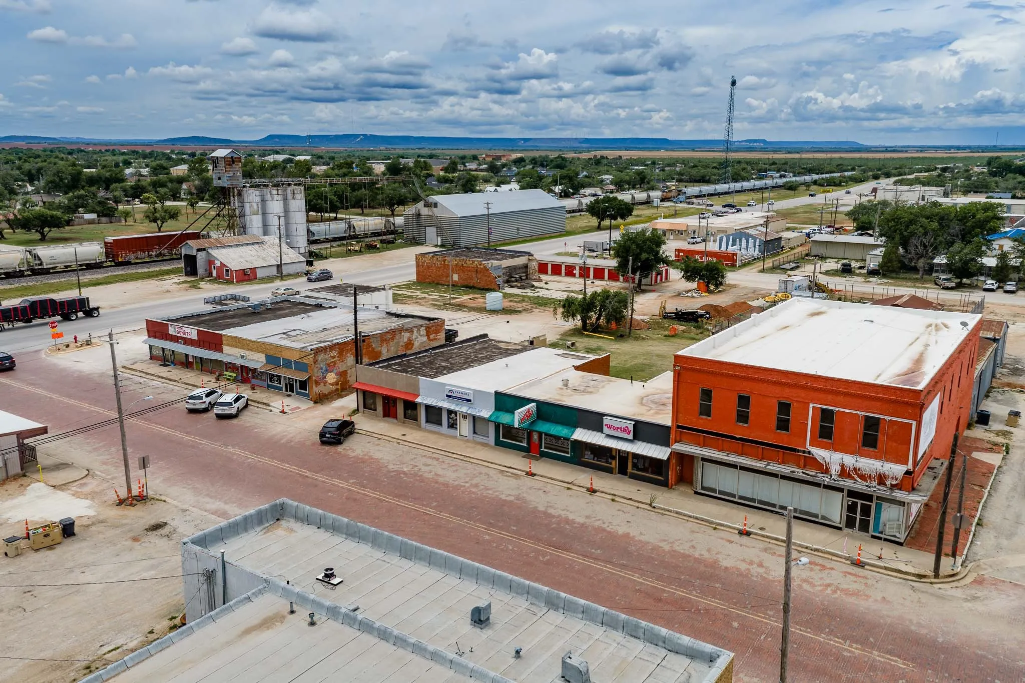Office For Sale in Taylor County , 127 Kent, Merkel, Texas 79536, 0, 0, Garage spaces, 0 Sqft, built in 1920, Price $75,000, mls#21296198, Real Estate Agent in Merkel, Homes For Sale in Taylor county, Homes For Sale in Merkel, Realtor in Merkel Texas, Real Estate Brokerage Independent Realty Texas, Luminita Cordes Realtor