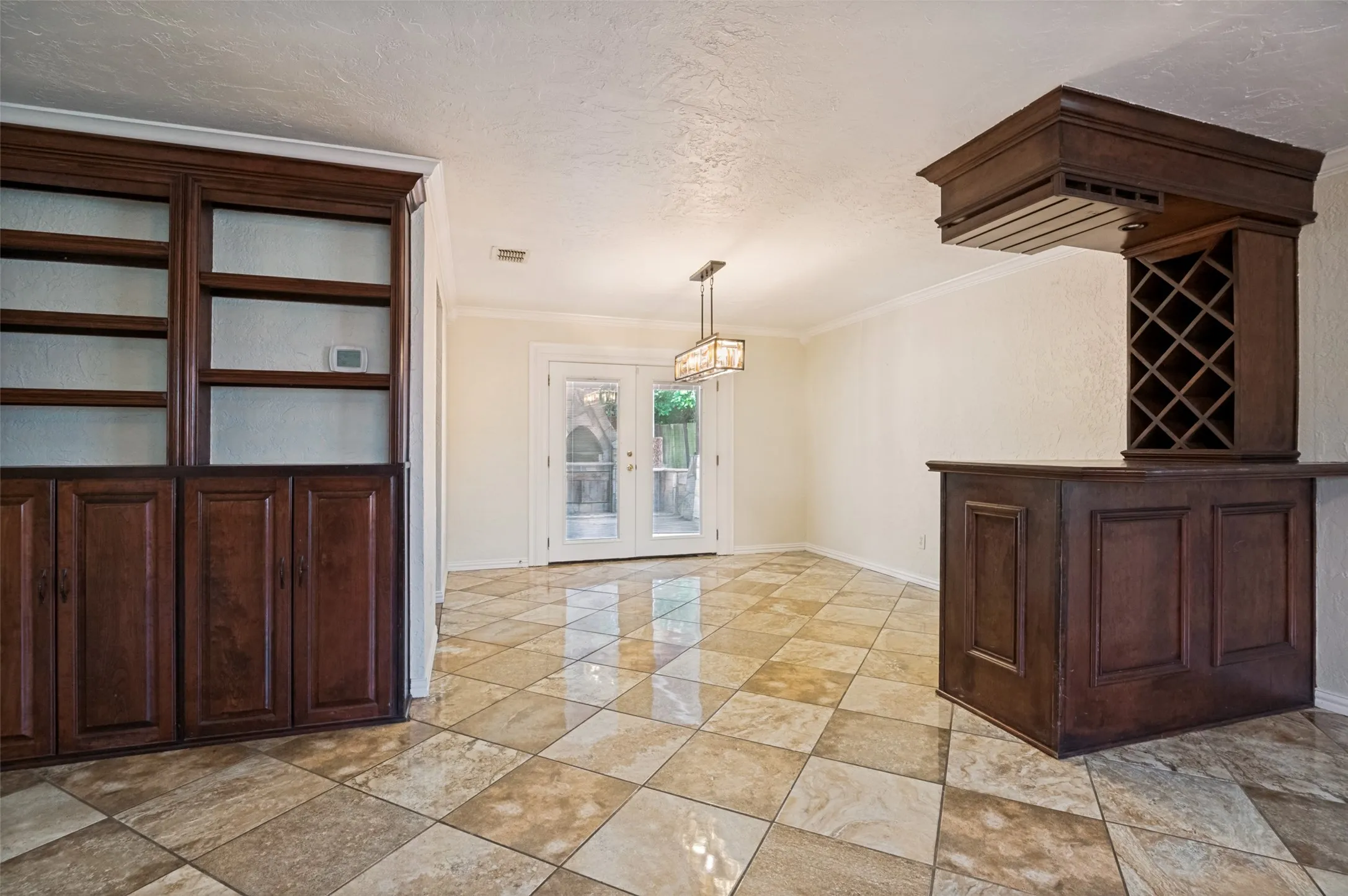 Single Family Residence For Sale in Dallas County , 628 King Street, Cedar Hill, Texas 75104, 4 Bedroom, 3 Bathroom, 2 Garage spaces, 2,380 Sqft, built in 1997, Price $325,000, mls#21291523, Real Estate Agent in Cedar Hill, Homes For Sale in Dallas county, Homes For Sale in Cedar Hill, Realtor in Cedar Hill Texas, Real Estate Brokerage Independent Realty Texas, Luminita Cordes Realtor