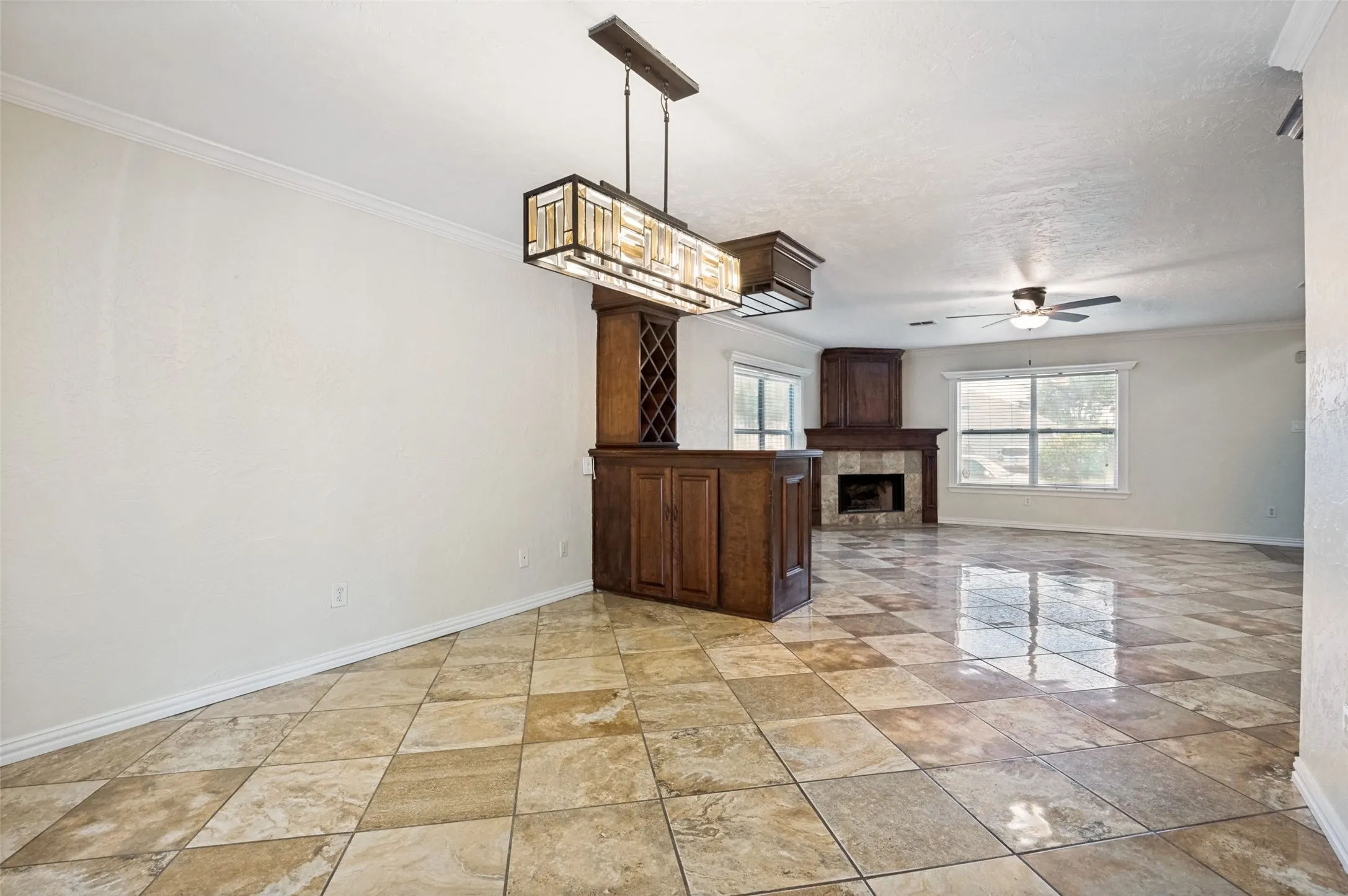Single Family Residence For Sale in Dallas County , 628 King Street, Cedar Hill, Texas 75104, 4 Bedroom, 3 Bathroom, 2 Garage spaces, 2,380 Sqft, built in 1997, Price $325,000, mls#21291523, Real Estate Agent in Cedar Hill, Homes For Sale in Dallas county, Homes For Sale in Cedar Hill, Realtor in Cedar Hill Texas, Real Estate Brokerage Independent Realty Texas, Luminita Cordes Realtor