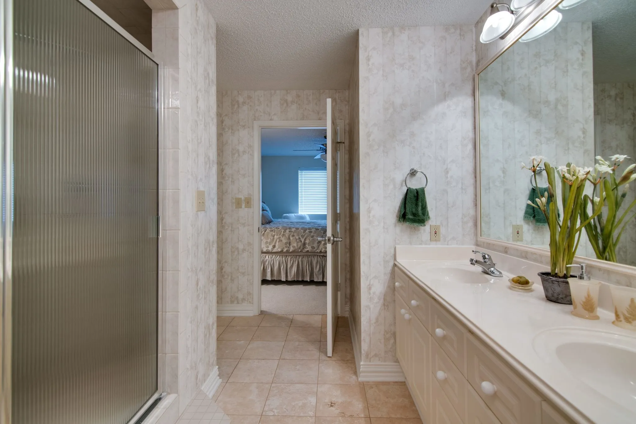 Condominium For Sale in Denton County , 3575 Lone Star Circle 605, Fort Worth, Texas 76177, 2 Bedroom, 2 Bathroom, 2 Garage spaces, 1,550 Sqft, built in 1997, mls#21280579, Real Estate Agent in Fort Worth, Homes For Sale in Denton county, Homes For Sale in Fort Worth, Realtor in Fort Worth Texas, Real Estate Brokerage Independent Realty Texas, Luminita Cordes Realtor