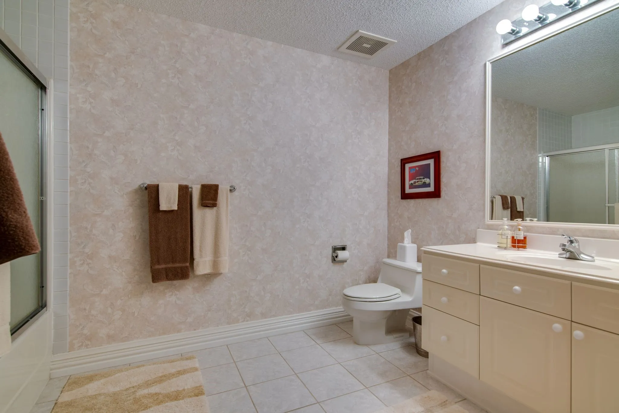 Condominium For Sale in Denton County , 3575 Lone Star Circle 605, Fort Worth, Texas 76177, 2 Bedroom, 2 Bathroom, 2 Garage spaces, 1,550 Sqft, built in 1997, mls#21280579, Real Estate Agent in Fort Worth, Homes For Sale in Denton county, Homes For Sale in Fort Worth, Realtor in Fort Worth Texas, Real Estate Brokerage Independent Realty Texas, Luminita Cordes Realtor
