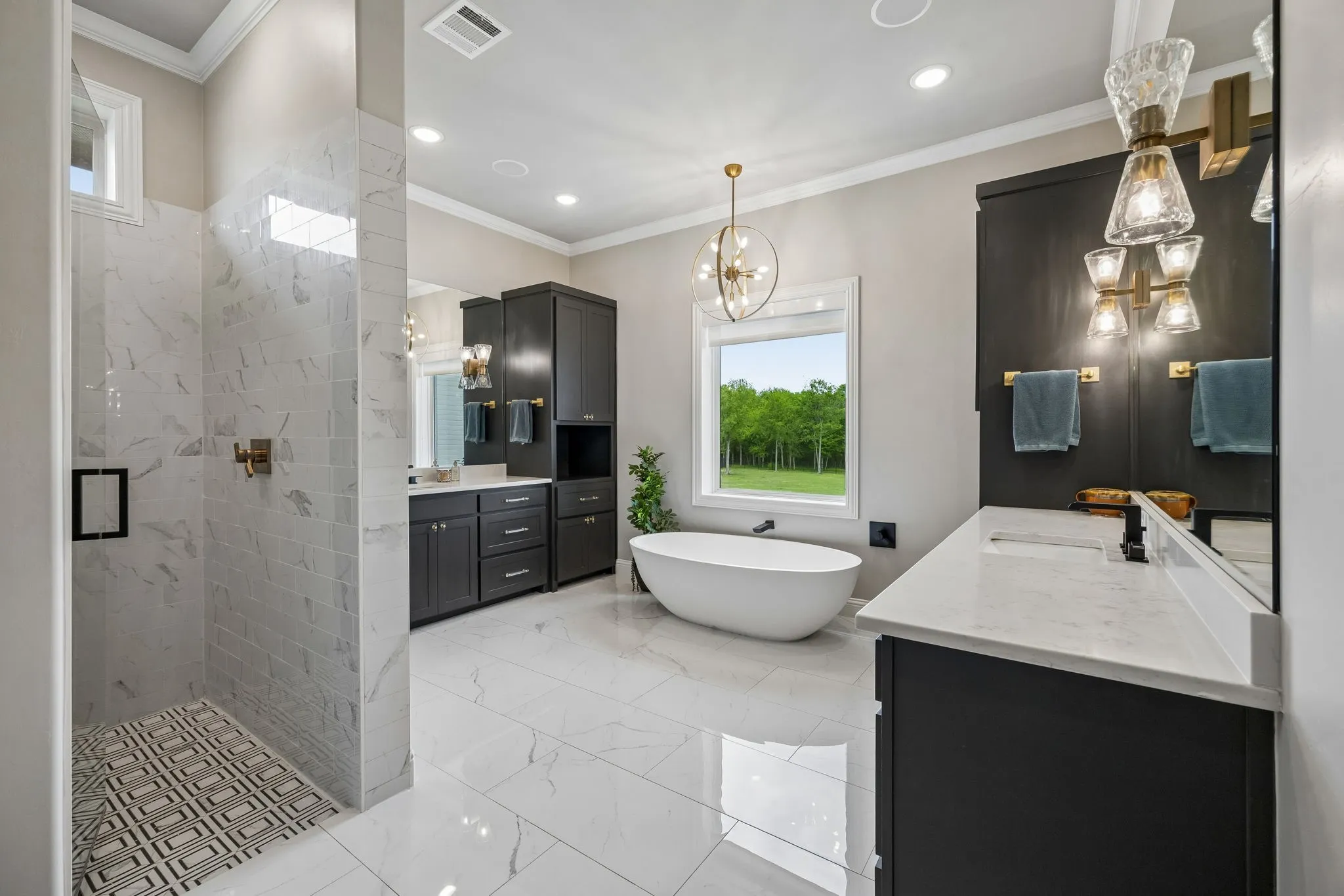 Single Family Residence For Sale in Rockwall County , 600 Chatham Hill, Heath, Texas 75032, 4 Bedroom, 5 Bathroom, 4 Garage spaces, 5,537 Sqft, built in 2019, mls#21295620, Real Estate Agent in Heath, Homes For Sale in Rockwall county, Homes For Sale in Heath, Realtor in Heath Texas, Real Estate Brokerage Independent Realty Texas, Luminita Cordes Realtor