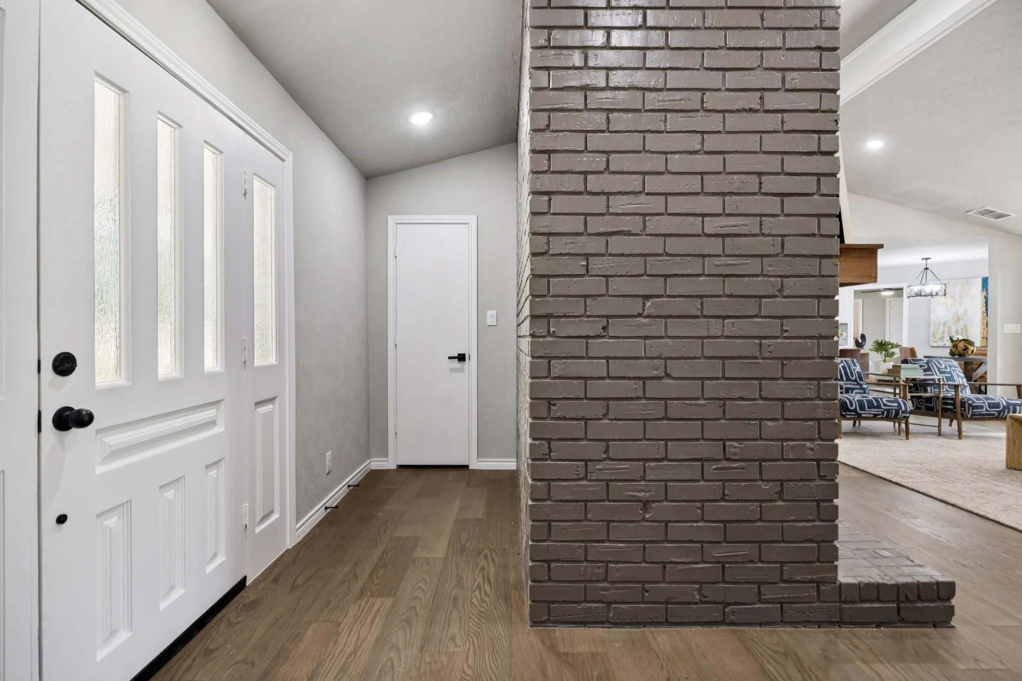 Single Family Residence For Sale in Collin County , 10 Chisholm Trail, Lucas, Texas 75002, 5 Bedroom, 4 Bathroom, 2 Garage spaces, 3,511 Sqft, built in 1975, mls#21294990, Real Estate Agent in Lucas, Homes For Sale in Collin county, Homes For Sale in Lucas, Realtor in Lucas Texas, Real Estate Brokerage Independent Realty Texas, Luminita Cordes Realtor