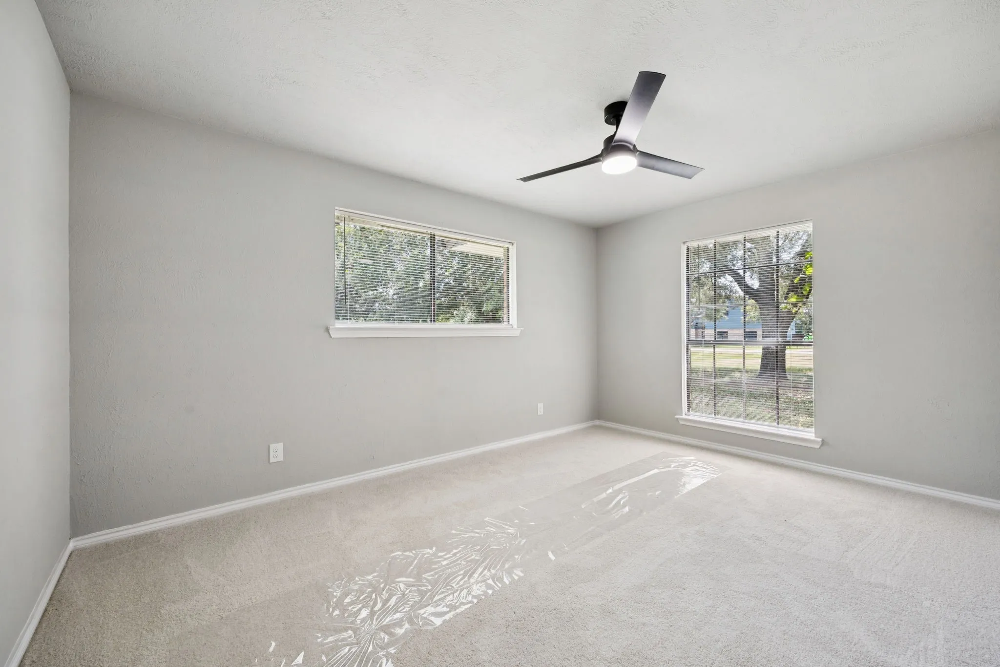 Single Family Residence For Sale in Collin County , 10 Chisholm Trail, Lucas, Texas 75002, 5 Bedroom, 4 Bathroom, 2 Garage spaces, 3,511 Sqft, built in 1975, mls#21294990, Real Estate Agent in Lucas, Homes For Sale in Collin county, Homes For Sale in Lucas, Realtor in Lucas Texas, Real Estate Brokerage Independent Realty Texas, Luminita Cordes Realtor