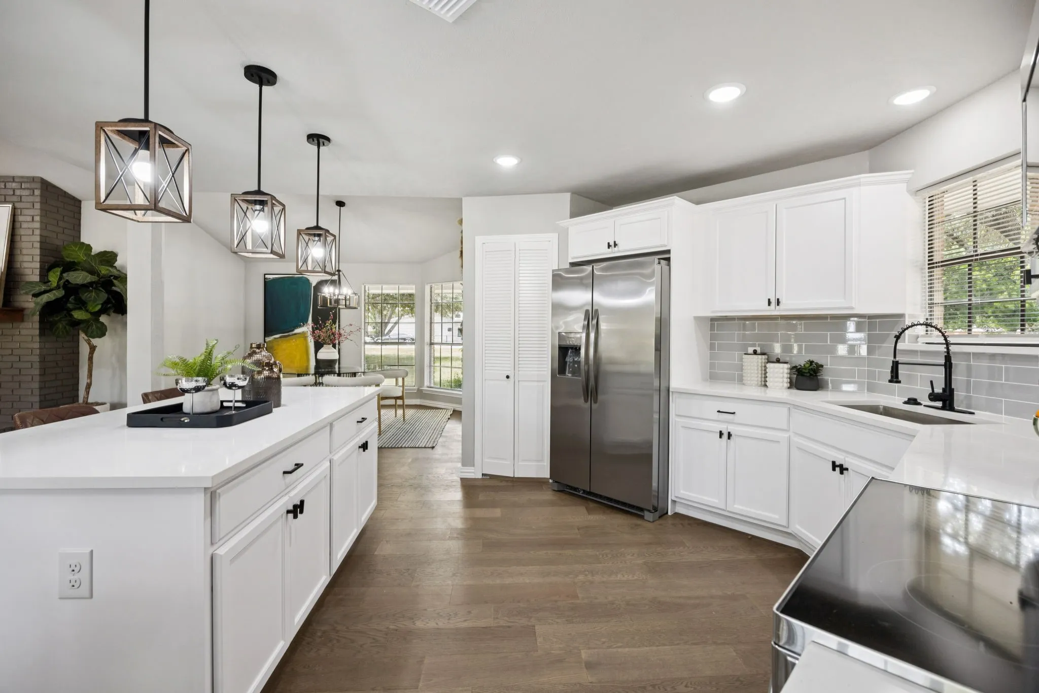 Single Family Residence For Sale in Collin County , 10 Chisholm Trail, Lucas, Texas 75002, 5 Bedroom, 4 Bathroom, 2 Garage spaces, 3,511 Sqft, built in 1975, mls#21294990, Real Estate Agent in Lucas, Homes For Sale in Collin county, Homes For Sale in Lucas, Realtor in Lucas Texas, Real Estate Brokerage Independent Realty Texas, Luminita Cordes Realtor