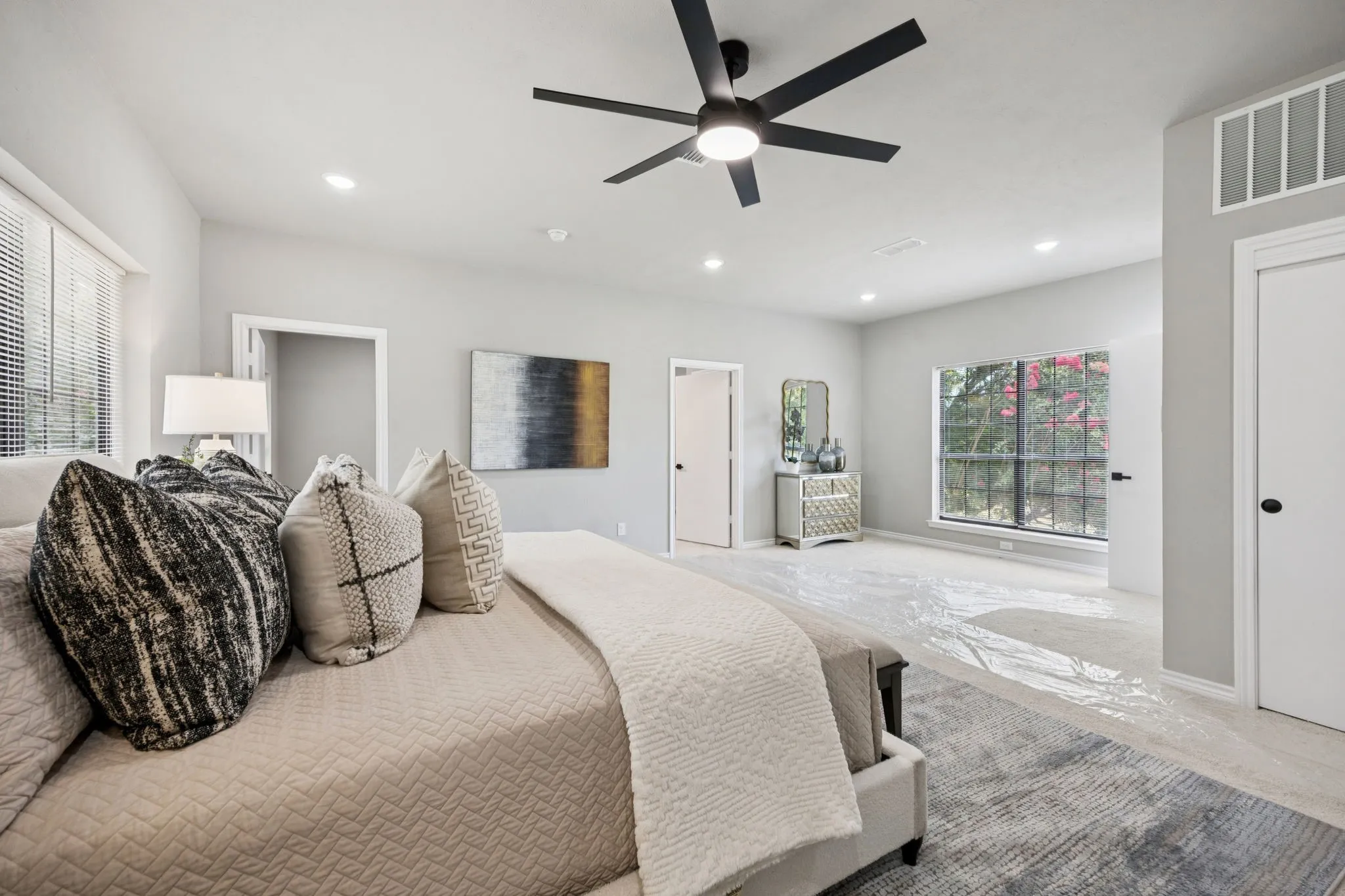 Single Family Residence For Sale in Collin County , 10 Chisholm Trail, Lucas, Texas 75002, 5 Bedroom, 4 Bathroom, 2 Garage spaces, 3,511 Sqft, built in 1975, mls#21294990, Real Estate Agent in Lucas, Homes For Sale in Collin county, Homes For Sale in Lucas, Realtor in Lucas Texas, Real Estate Brokerage Independent Realty Texas, Luminita Cordes Realtor