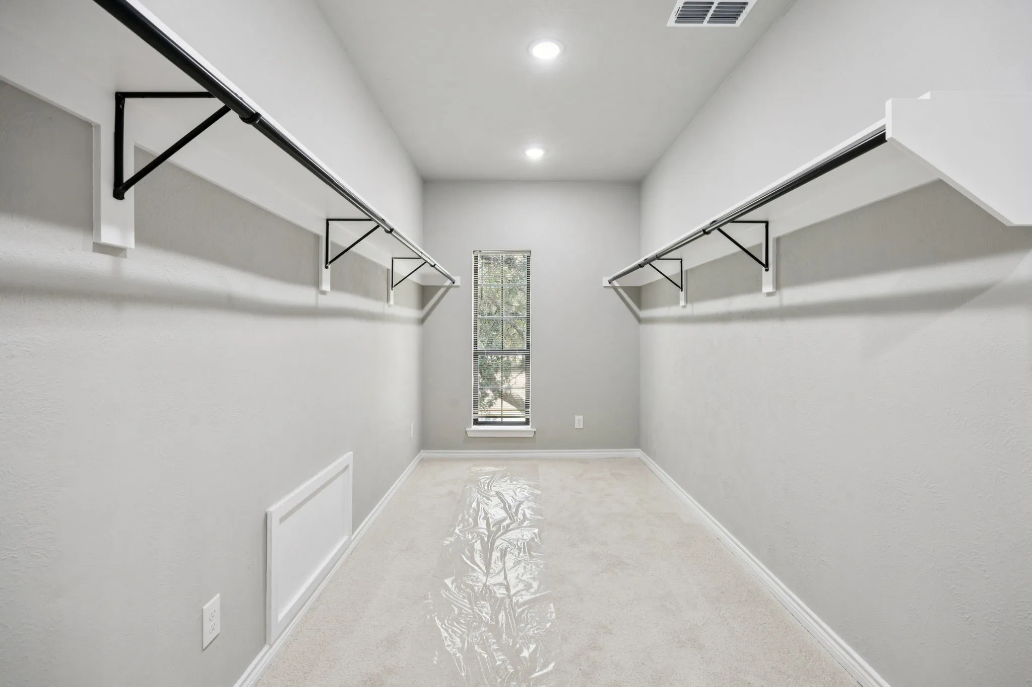 Single Family Residence For Sale in Collin County , 10 Chisholm Trail, Lucas, Texas 75002, 5 Bedroom, 4 Bathroom, 2 Garage spaces, 3,511 Sqft, built in 1975, mls#21294990, Real Estate Agent in Lucas, Homes For Sale in Collin county, Homes For Sale in Lucas, Realtor in Lucas Texas, Real Estate Brokerage Independent Realty Texas, Luminita Cordes Realtor