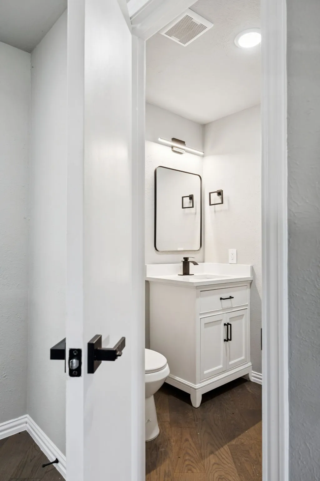 Single Family Residence For Sale in Collin County , 10 Chisholm Trail, Lucas, Texas 75002, 5 Bedroom, 4 Bathroom, 2 Garage spaces, 3,511 Sqft, built in 1975, mls#21294990, Real Estate Agent in Lucas, Homes For Sale in Collin county, Homes For Sale in Lucas, Realtor in Lucas Texas, Real Estate Brokerage Independent Realty Texas, Luminita Cordes Realtor