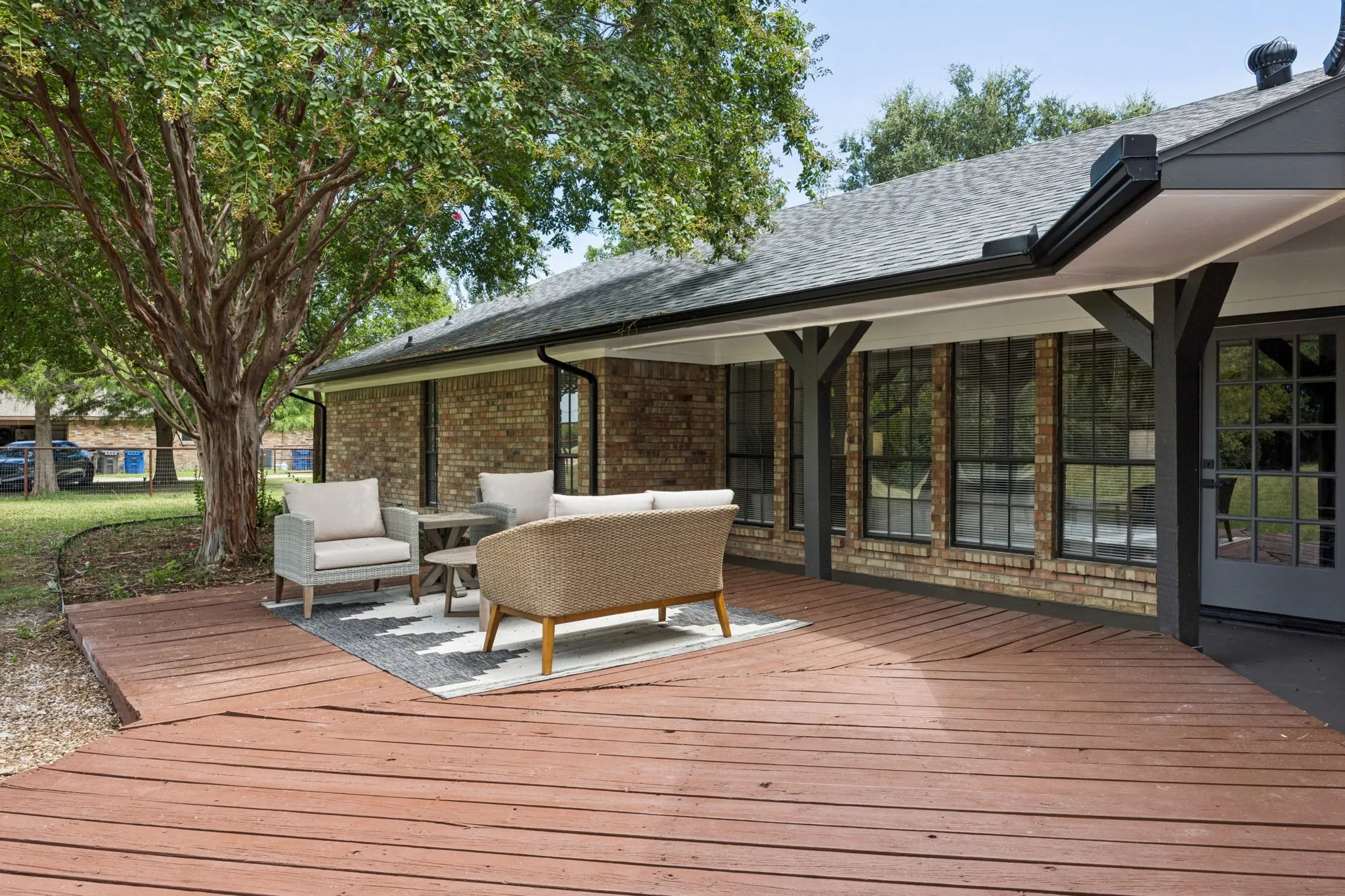 Single Family Residence For Sale in Collin County , 10 Chisholm Trail, Lucas, Texas 75002, 5 Bedroom, 4 Bathroom, 2 Garage spaces, 3,511 Sqft, built in 1975, mls#21294990, Real Estate Agent in Lucas, Homes For Sale in Collin county, Homes For Sale in Lucas, Realtor in Lucas Texas, Real Estate Brokerage Independent Realty Texas, Luminita Cordes Realtor