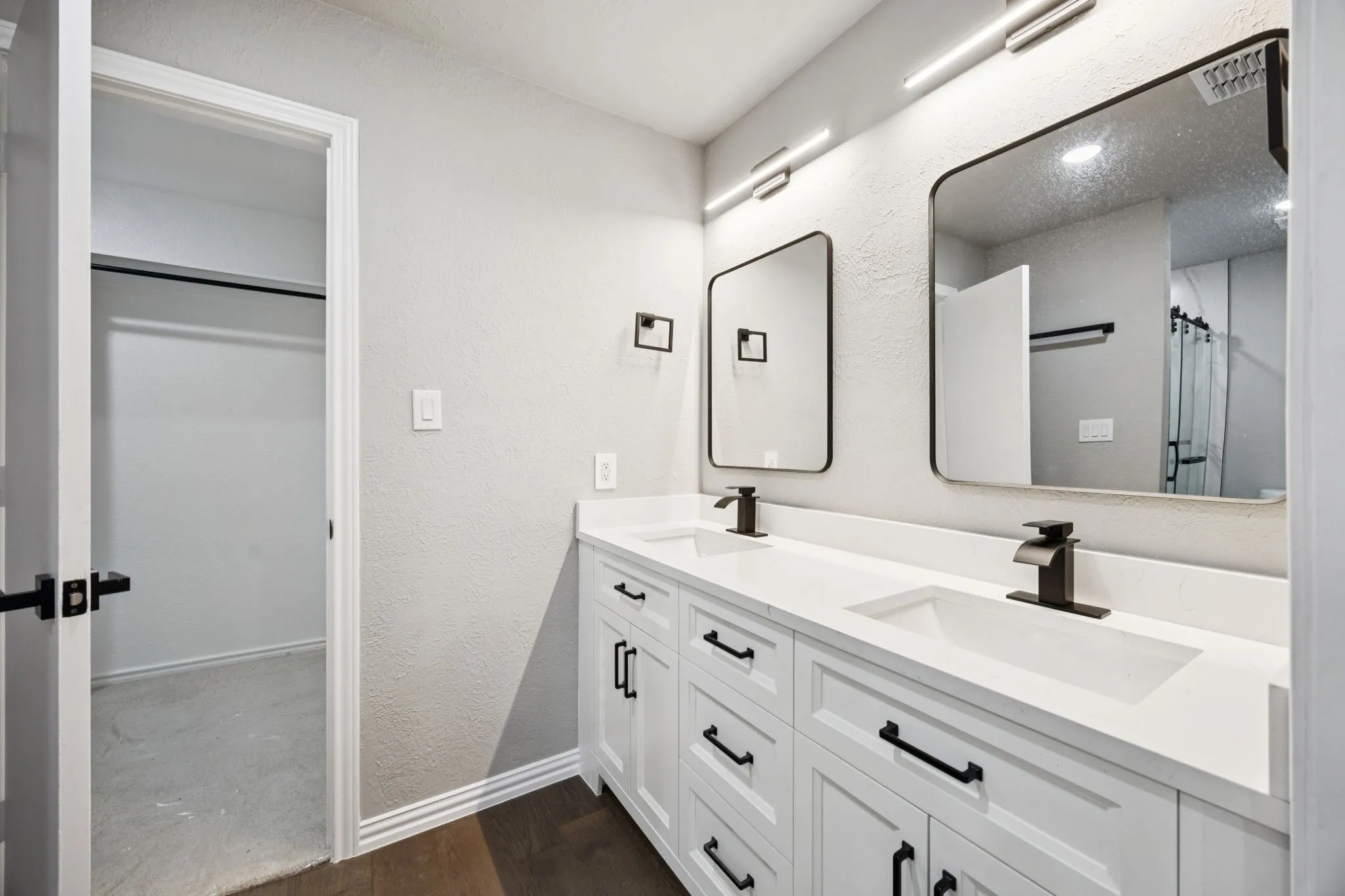 Single Family Residence For Sale in Collin County , 10 Chisholm Trail, Lucas, Texas 75002, 5 Bedroom, 4 Bathroom, 2 Garage spaces, 3,511 Sqft, built in 1975, mls#21294990, Real Estate Agent in Lucas, Homes For Sale in Collin county, Homes For Sale in Lucas, Realtor in Lucas Texas, Real Estate Brokerage Independent Realty Texas, Luminita Cordes Realtor