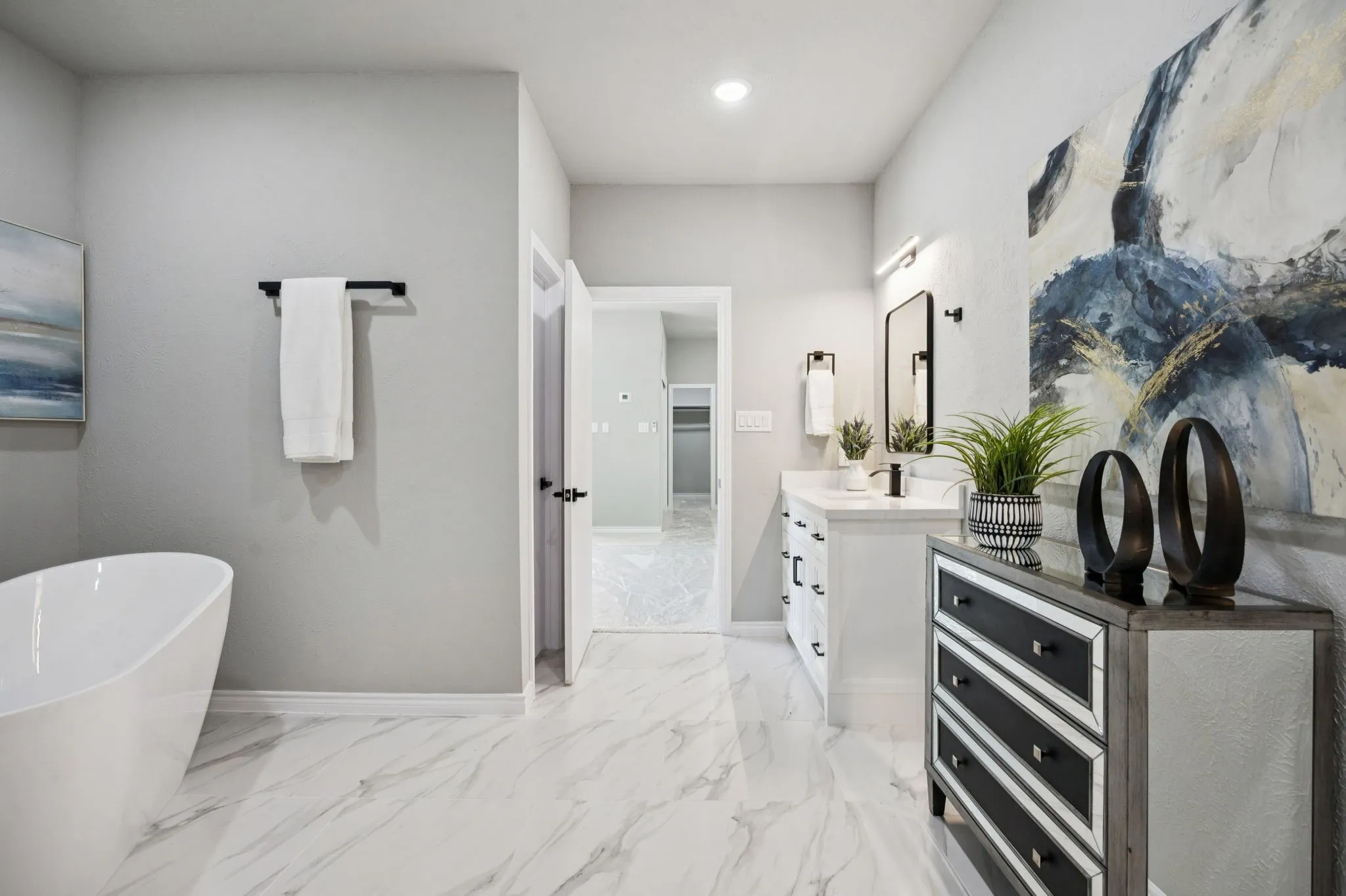 Single Family Residence For Sale in Collin County , 10 Chisholm Trail, Lucas, Texas 75002, 5 Bedroom, 4 Bathroom, 2 Garage spaces, 3,511 Sqft, built in 1975, mls#21294990, Real Estate Agent in Lucas, Homes For Sale in Collin county, Homes For Sale in Lucas, Realtor in Lucas Texas, Real Estate Brokerage Independent Realty Texas, Luminita Cordes Realtor