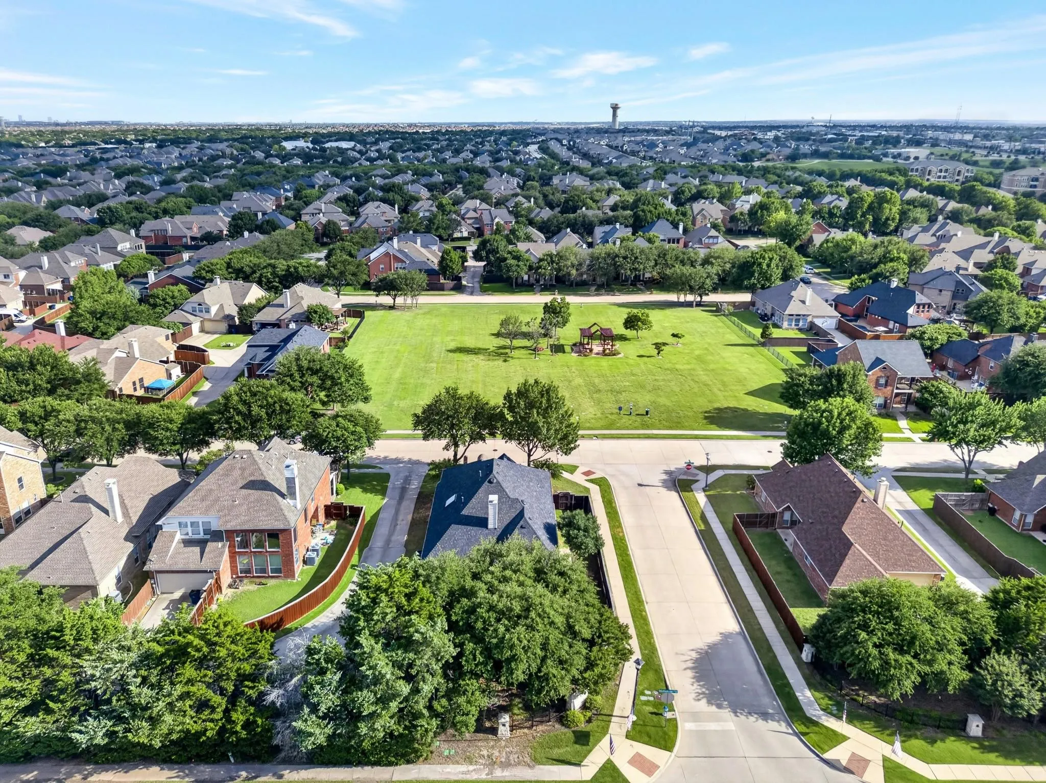 Single Family Residence For Sale in Denton County , 950 Gold Camp Road, Frisco, Texas 75033, 3 Bedroom, 2 Bathroom, 2 Garage spaces, 1,904 Sqft, built in 2003, mls#21288959, Real Estate Agent in Frisco, Homes For Sale in Denton county, Homes For Sale in Frisco, Realtor in Frisco Texas, Real Estate Brokerage Independent Realty Texas, Luminita Cordes Realtor
