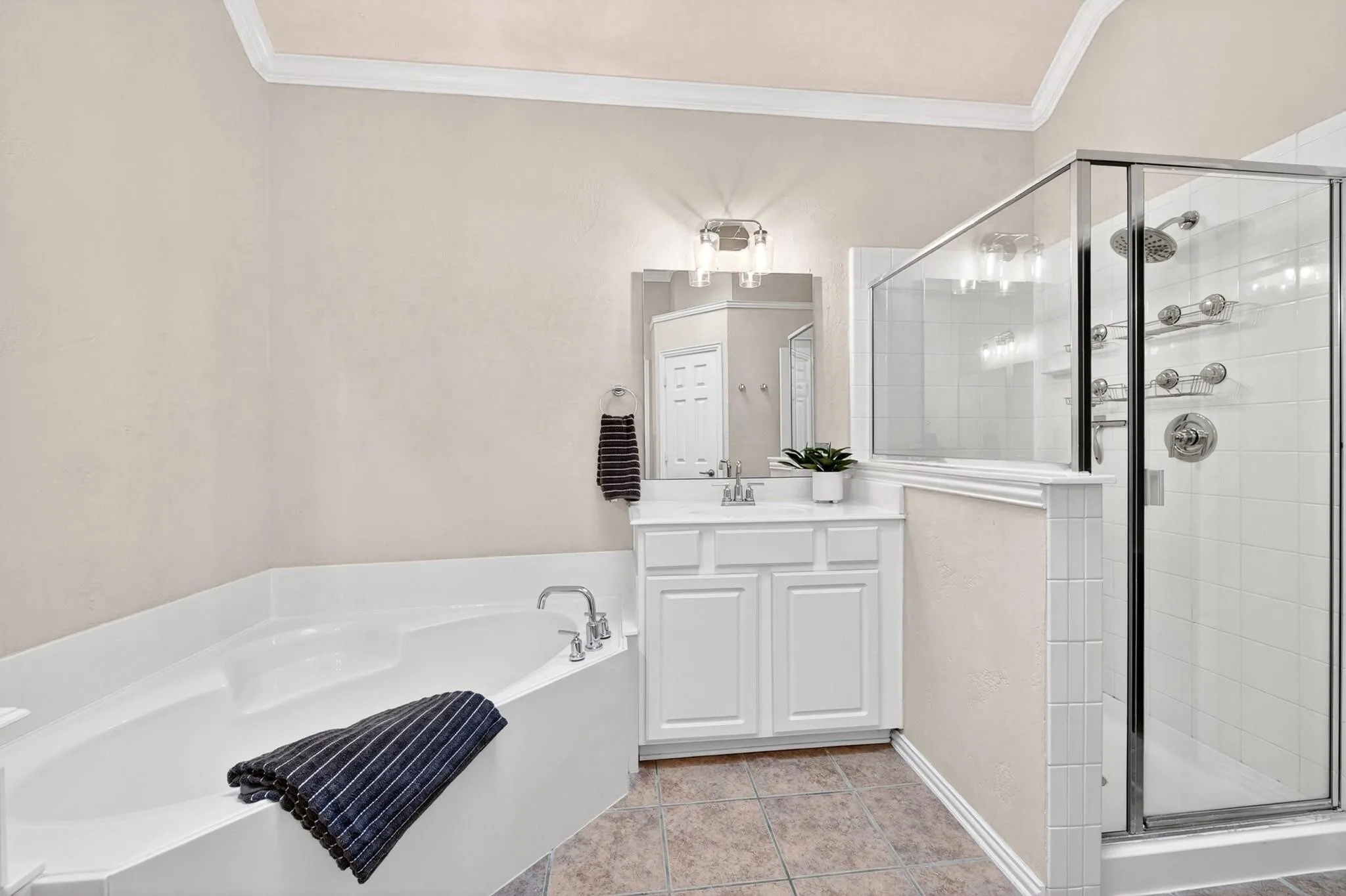 Single Family Residence For Sale in Denton County , 950 Gold Camp Road, Frisco, Texas 75033, 3 Bedroom, 2 Bathroom, 2 Garage spaces, 1,904 Sqft, built in 2003, mls#21288959, Real Estate Agent in Frisco, Homes For Sale in Denton county, Homes For Sale in Frisco, Realtor in Frisco Texas, Real Estate Brokerage Independent Realty Texas, Luminita Cordes Realtor