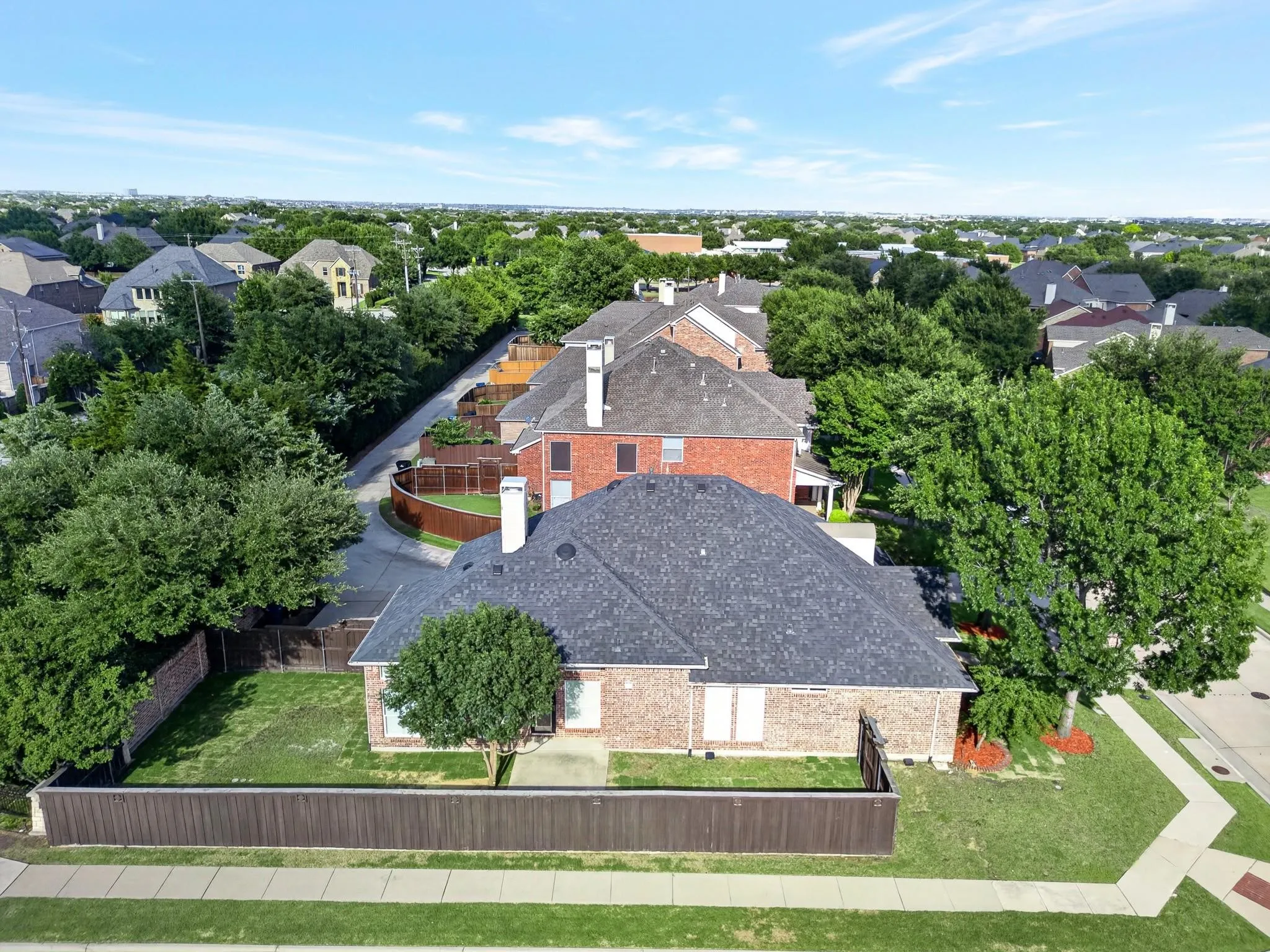 Single Family Residence For Sale in Denton County , 950 Gold Camp Road, Frisco, Texas 75033, 3 Bedroom, 2 Bathroom, 2 Garage spaces, 1,904 Sqft, built in 2003, mls#21288959, Real Estate Agent in Frisco, Homes For Sale in Denton county, Homes For Sale in Frisco, Realtor in Frisco Texas, Real Estate Brokerage Independent Realty Texas, Luminita Cordes Realtor