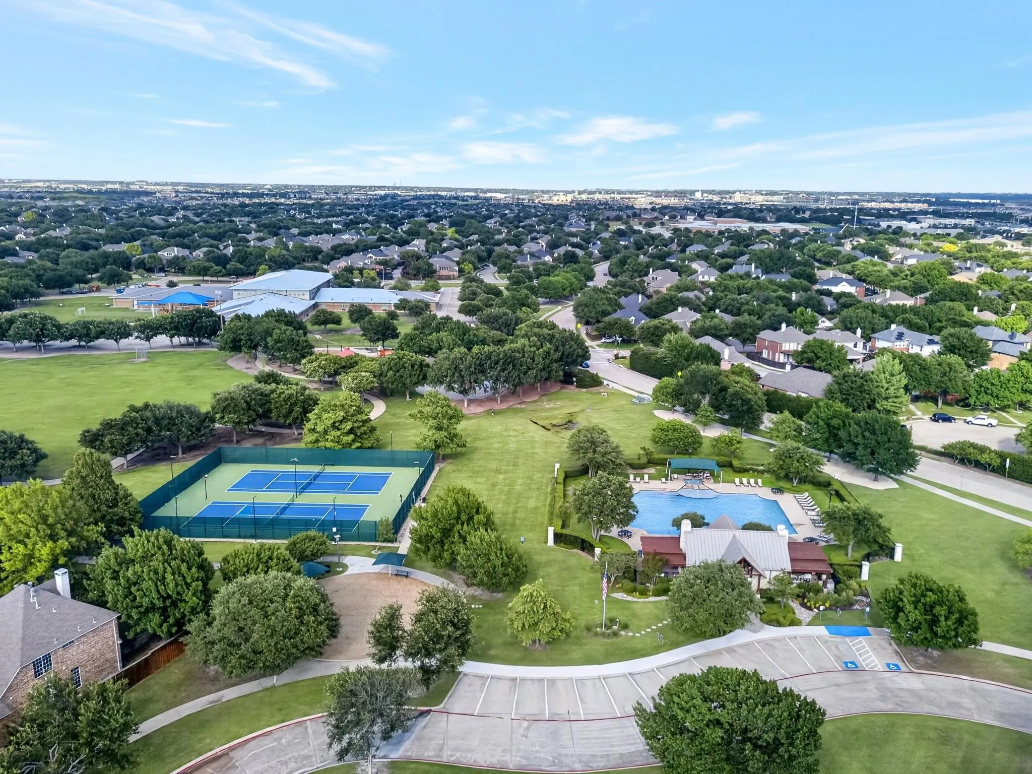 Single Family Residence For Sale in Denton County , 950 Gold Camp Road, Frisco, Texas 75033, 3 Bedroom, 2 Bathroom, 2 Garage spaces, 1,904 Sqft, built in 2003, mls#21288959, Real Estate Agent in Frisco, Homes For Sale in Denton county, Homes For Sale in Frisco, Realtor in Frisco Texas, Real Estate Brokerage Independent Realty Texas, Luminita Cordes Realtor