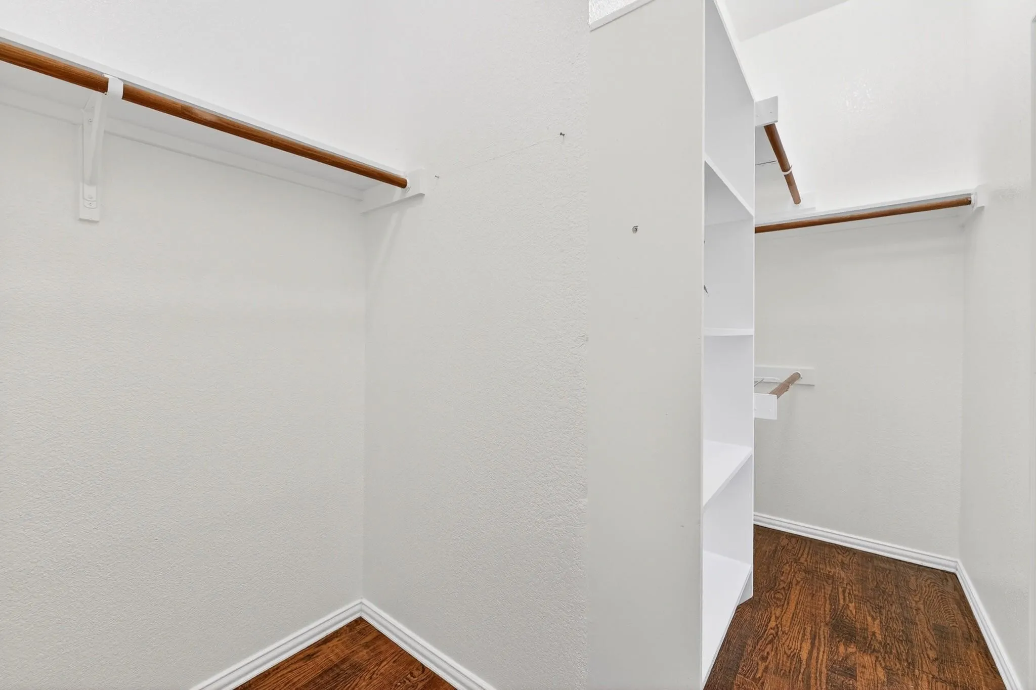 Single Family Residence For Sale in Denton County , 950 Gold Camp Road, Frisco, Texas 75033, 3 Bedroom, 2 Bathroom, 2 Garage spaces, 1,904 Sqft, built in 2003, mls#21288959, Real Estate Agent in Frisco, Homes For Sale in Denton county, Homes For Sale in Frisco, Realtor in Frisco Texas, Real Estate Brokerage Independent Realty Texas, Luminita Cordes Realtor