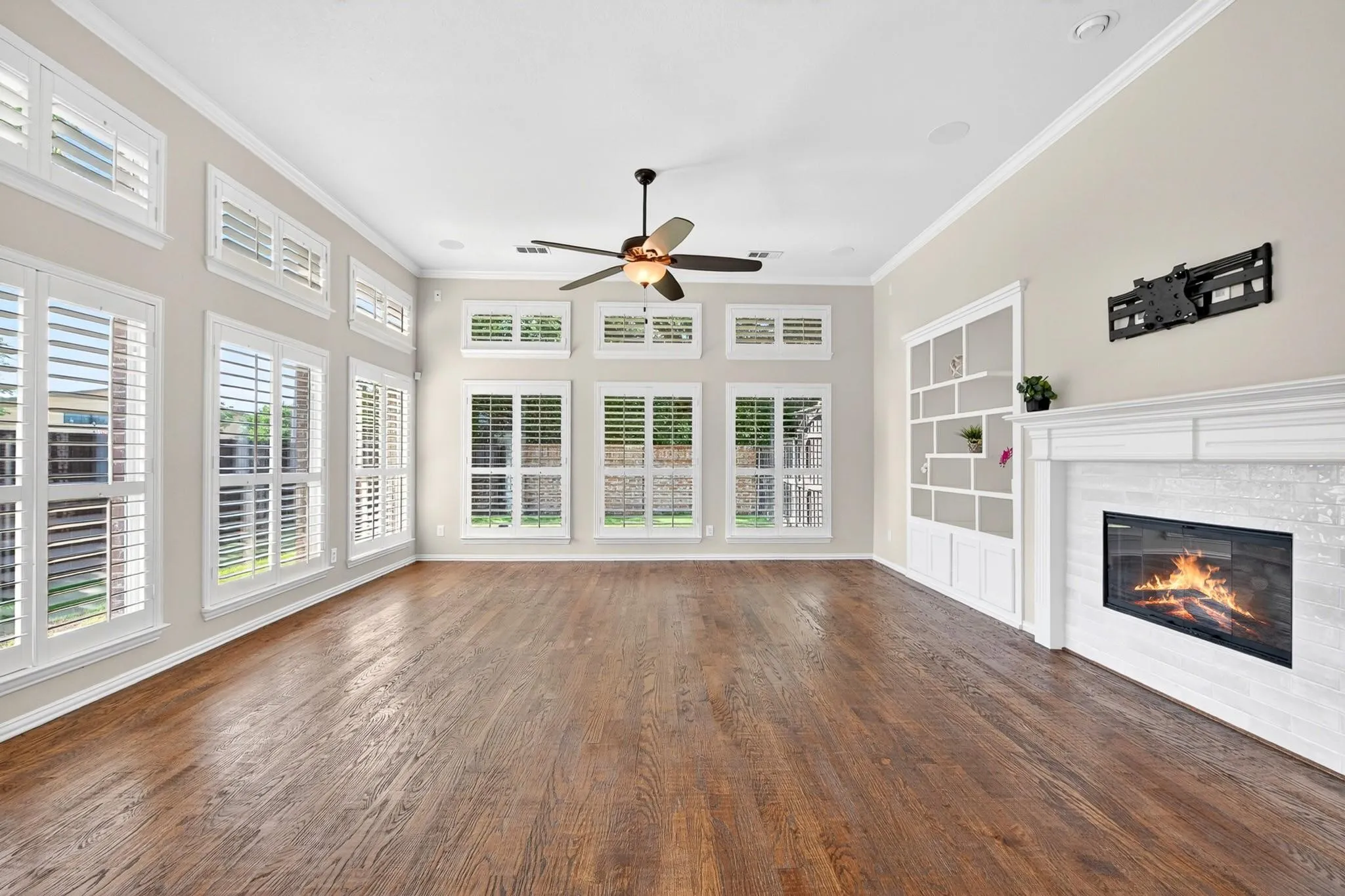 Single Family Residence For Sale in Denton County , 950 Gold Camp Road, Frisco, Texas 75033, 3 Bedroom, 2 Bathroom, 2 Garage spaces, 1,904 Sqft, built in 2003, mls#21288959, Real Estate Agent in Frisco, Homes For Sale in Denton county, Homes For Sale in Frisco, Realtor in Frisco Texas, Real Estate Brokerage Independent Realty Texas, Luminita Cordes Realtor