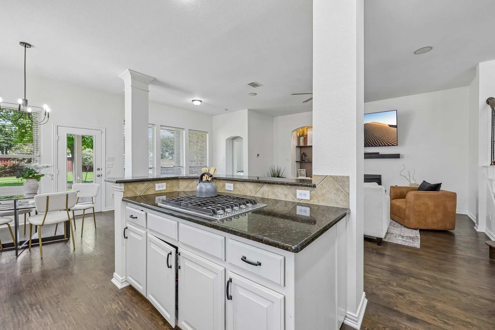 Single Family Residence For Sale in Collin County , 3301 Ski Lift Court, Mc Kinney, Texas 75070, 4 Bedroom, 4 Bathroom, 3 Garage spaces, 3,353 Sqft, built in 2006, mls#21293028, Real Estate Agent in Mc Kinney, Homes For Sale in Collin county, Homes For Sale in Mc Kinney, Realtor in Mc Kinney Texas, Real Estate Brokerage Independent Realty Texas, Luminita Cordes Realtor