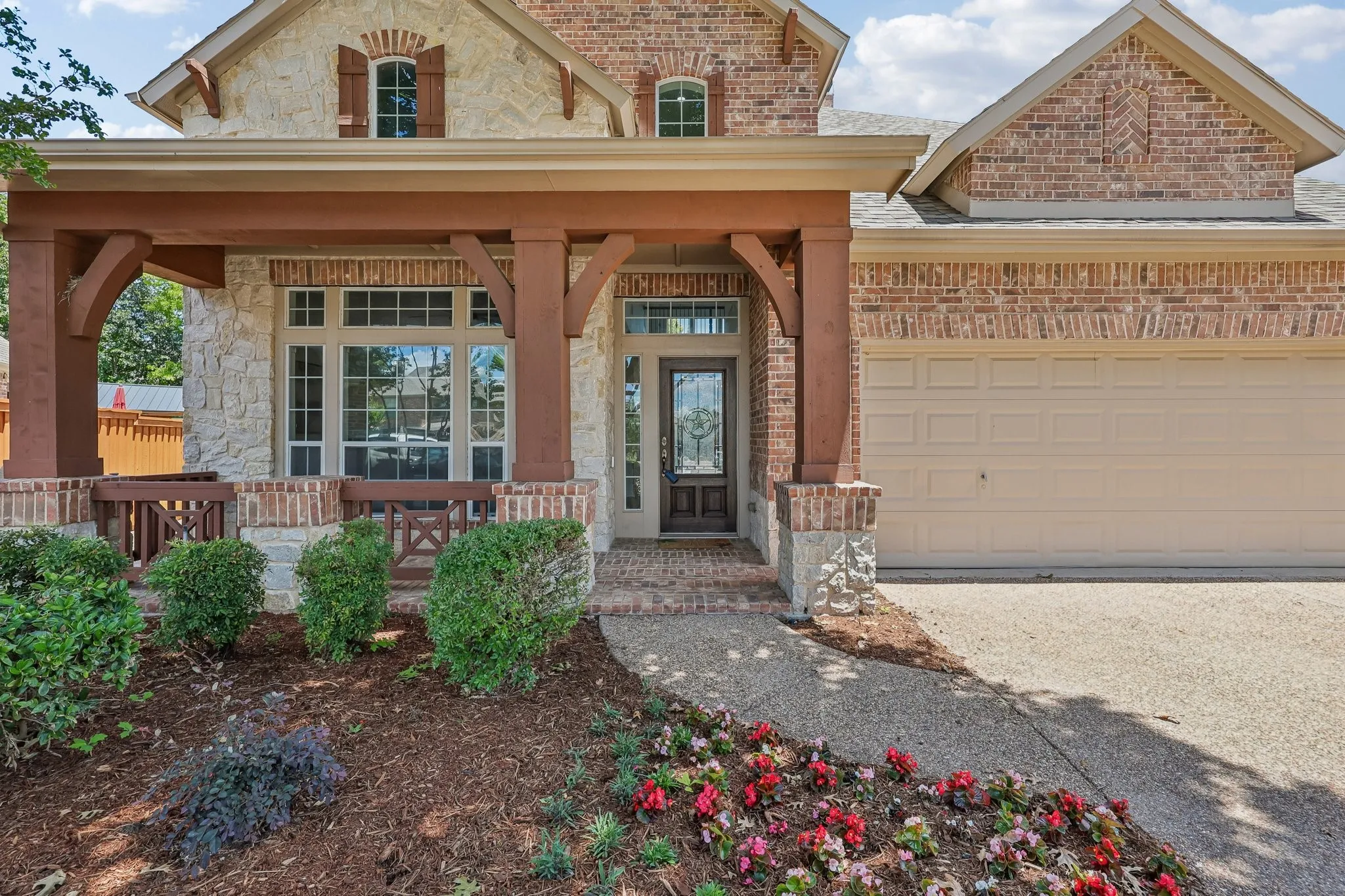 Single Family Residence For Sale in Collin County , 3301 Ski Lift Court, Mc Kinney, Texas 75070, 4 Bedroom, 4 Bathroom, 3 Garage spaces, 3,353 Sqft, built in 2006, mls#21293028, Real Estate Agent in Mc Kinney, Homes For Sale in Collin county, Homes For Sale in Mc Kinney, Realtor in Mc Kinney Texas, Real Estate Brokerage Independent Realty Texas, Luminita Cordes Realtor