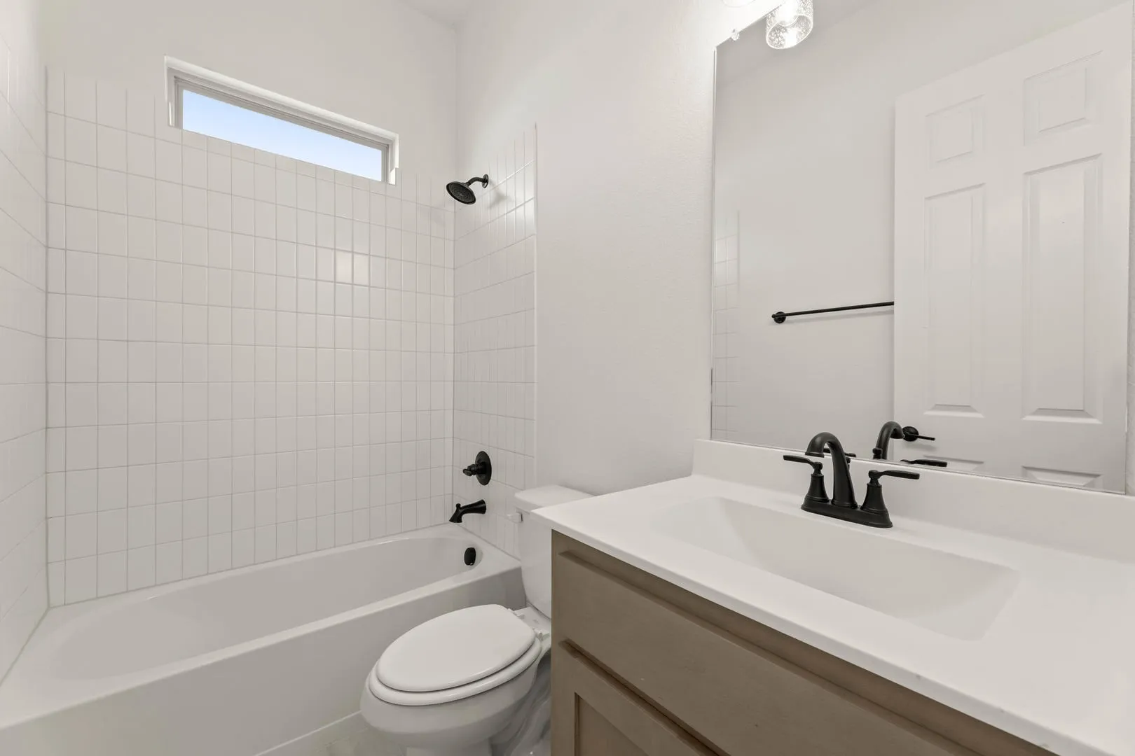 124 Evanston-Bathroom-2