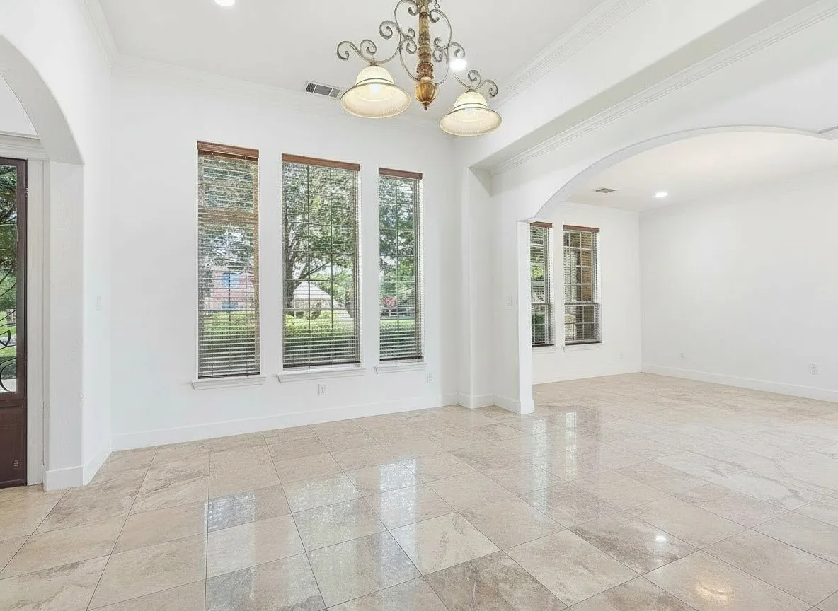 Single Family Residence For Sale in Ellis County , 2056 Willow Bend Drive, Oak Leaf, Texas 75154, 5 Bedroom, 7 Bathroom, 13 Garage spaces, 5,908 Sqft, built in 2005, mls#21266633, Real Estate Agent in Oak Leaf, Homes For Sale in Ellis county, Homes For Sale in Oak Leaf, Realtor in Oak Leaf Texas, Real Estate Brokerage Independent Realty Texas, Luminita Cordes Realtor