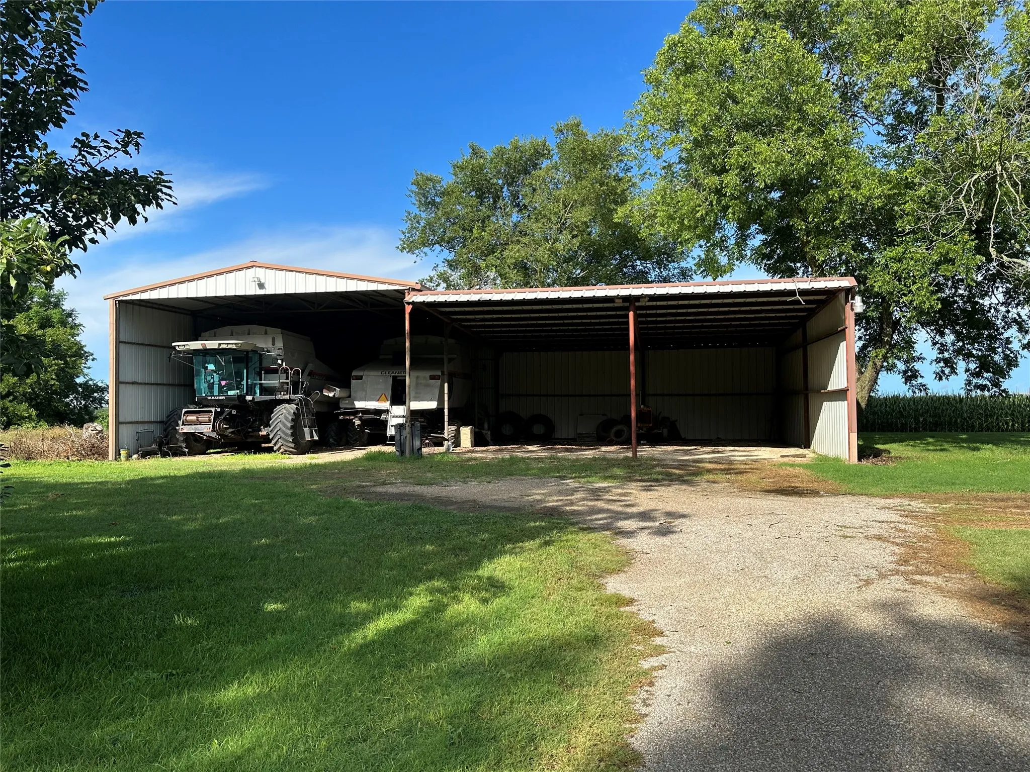 Single Family Residence For Sale in Hill County , 604 Harrel Avenue, Bynum, Texas 76631, 4 Bedroom, 2 Bathroom, 2 Garage spaces, 3,390 Sqft, built in 1930, mls#21296326, Real Estate Agent in Bynum, Homes For Sale in Hill county, Homes For Sale in Bynum, Realtor in Bynum Texas, Real Estate Brokerage Independent Realty Texas, Luminita Cordes Realtor