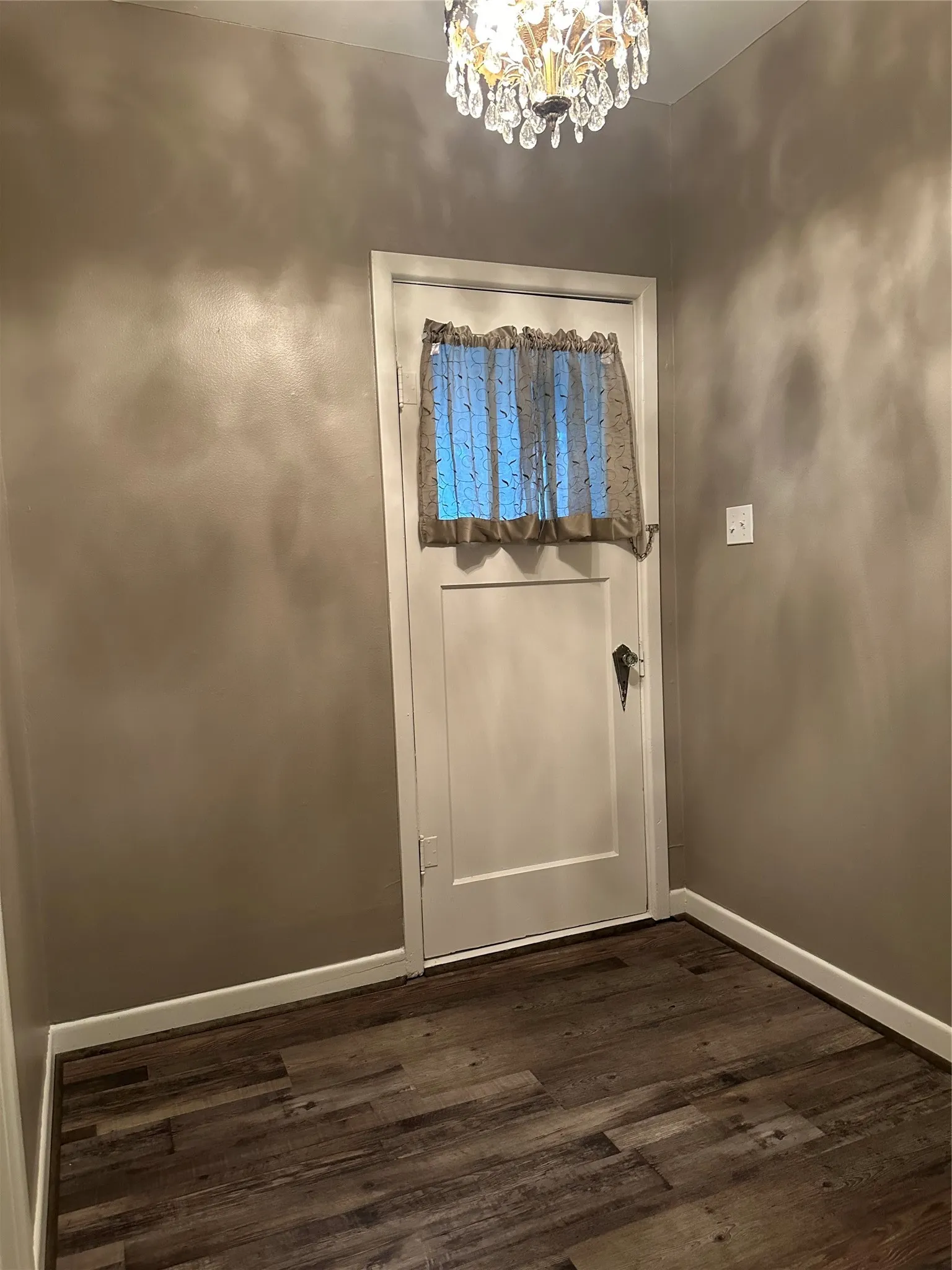 Single Family Residence For Sale in Hill County , 604 Harrel Avenue, Bynum, Texas 76631, 4 Bedroom, 2 Bathroom, 2 Garage spaces, 3,390 Sqft, built in 1930, mls#21296326, Real Estate Agent in Bynum, Homes For Sale in Hill county, Homes For Sale in Bynum, Realtor in Bynum Texas, Real Estate Brokerage Independent Realty Texas, Luminita Cordes Realtor