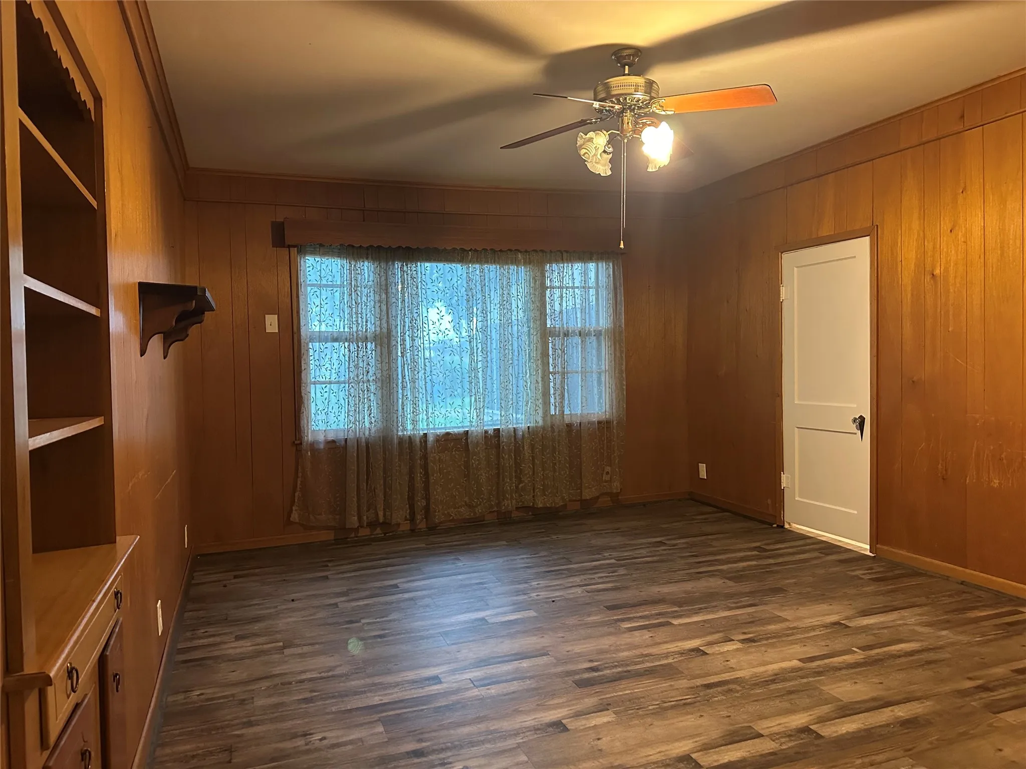 Single Family Residence For Sale in Hill County , 604 Harrel Avenue, Bynum, Texas 76631, 4 Bedroom, 2 Bathroom, 2 Garage spaces, 3,390 Sqft, built in 1930, mls#21296326, Real Estate Agent in Bynum, Homes For Sale in Hill county, Homes For Sale in Bynum, Realtor in Bynum Texas, Real Estate Brokerage Independent Realty Texas, Luminita Cordes Realtor