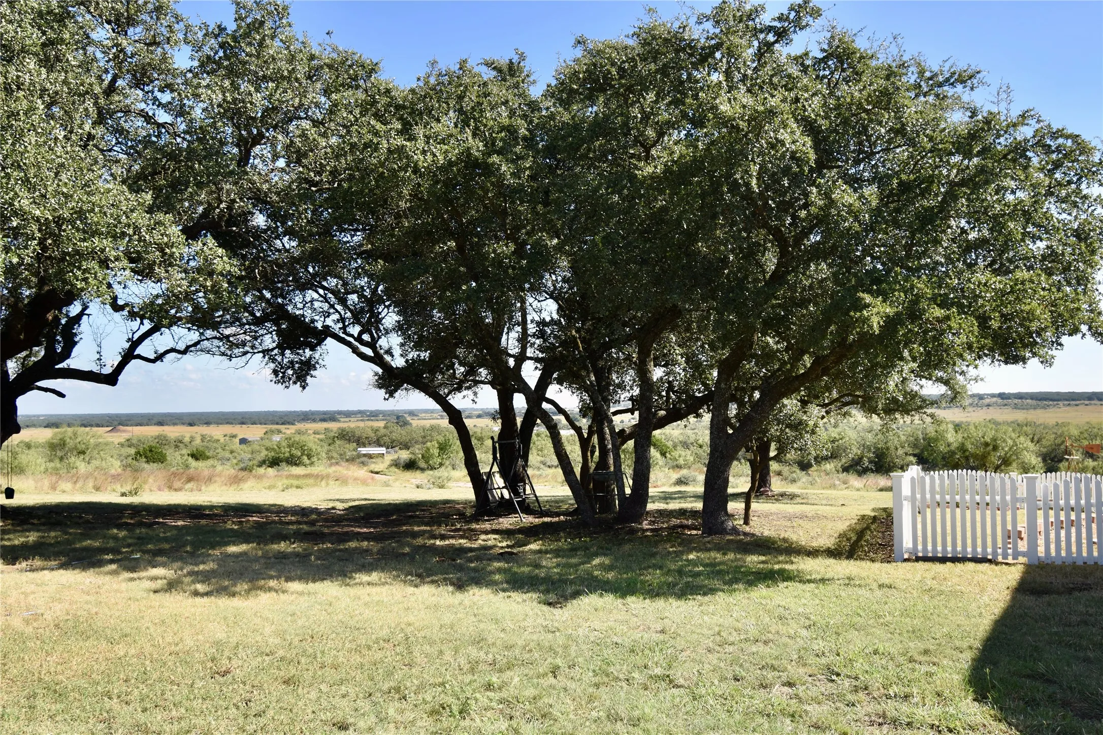 Single Family Residence For Sale in Mc Culloch County , 159 Private Road 939, Brady, Texas 76825, 4 Bedroom, 3 Bathroom, 2 Garage spaces, 2,300 Sqft, built in 2006, mls#21295694, Real Estate Agent in Brady, Homes For Sale in Mc Culloch county, Homes For Sale in Brady, Realtor in Brady Texas, Real Estate Brokerage Independent Realty Texas, Luminita Cordes Realtor