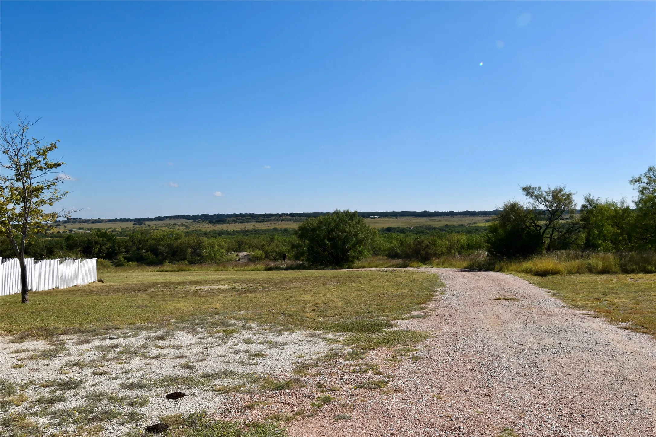 Single Family Residence For Sale in Mc Culloch County , 159 Private Road 939, Brady, Texas 76825, 4 Bedroom, 3 Bathroom, 2 Garage spaces, 2,300 Sqft, built in 2006, mls#21295694, Real Estate Agent in Brady, Homes For Sale in Mc Culloch county, Homes For Sale in Brady, Realtor in Brady Texas, Real Estate Brokerage Independent Realty Texas, Luminita Cordes Realtor