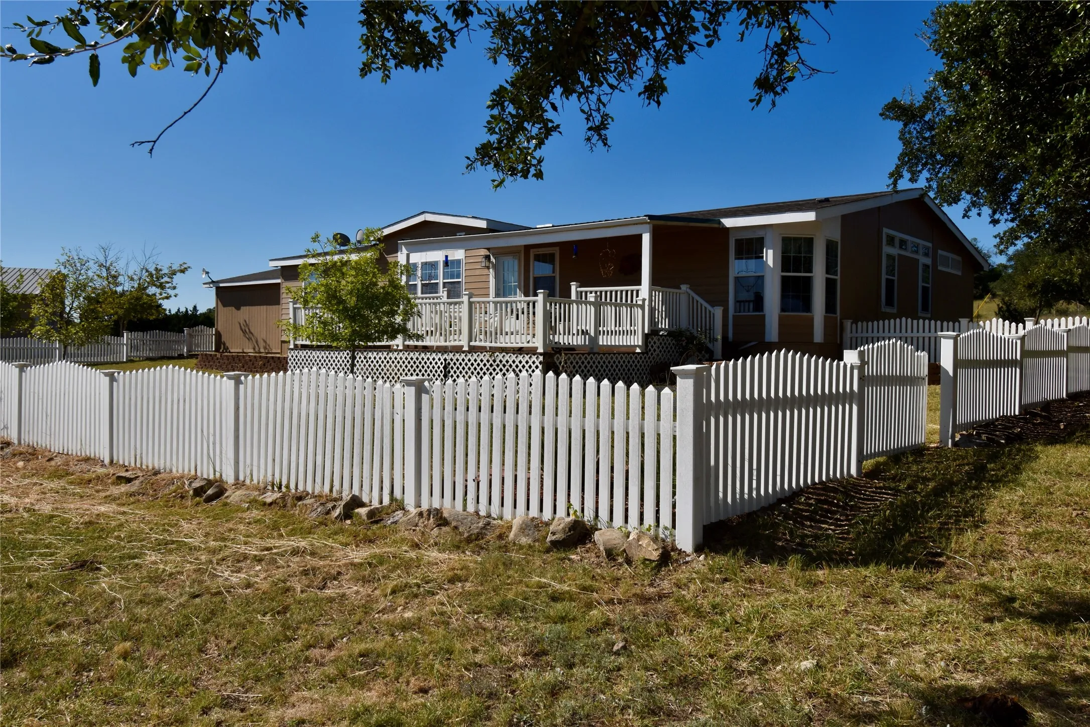 Single Family Residence For Sale in Mc Culloch County , 159 Private Road 939, Brady, Texas 76825, 4 Bedroom, 3 Bathroom, 2 Garage spaces, 2,300 Sqft, built in 2006, mls#21295694, Real Estate Agent in Brady, Homes For Sale in Mc Culloch county, Homes For Sale in Brady, Realtor in Brady Texas, Real Estate Brokerage Independent Realty Texas, Luminita Cordes Realtor
