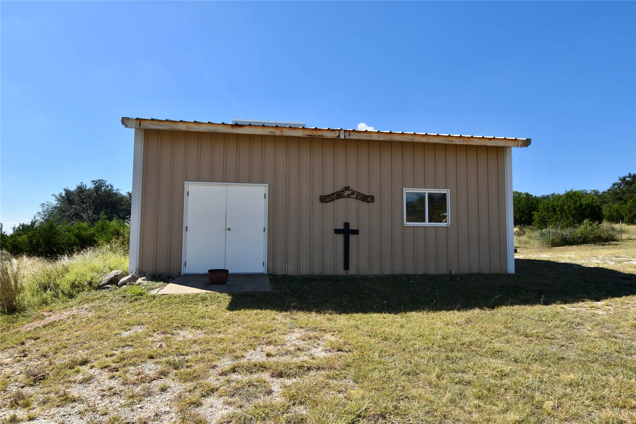 Single Family Residence For Sale in Mc Culloch County , 159 Private Road 939, Brady, Texas 76825, 4 Bedroom, 3 Bathroom, 2 Garage spaces, 2,300 Sqft, built in 2006, mls#21295694, Real Estate Agent in Brady, Homes For Sale in Mc Culloch county, Homes For Sale in Brady, Realtor in Brady Texas, Real Estate Brokerage Independent Realty Texas, Luminita Cordes Realtor