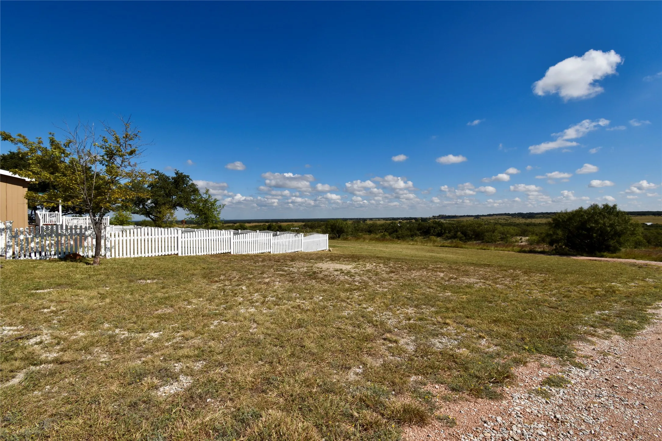 Single Family Residence For Sale in Mc Culloch County , 159 Private Road 939, Brady, Texas 76825, 4 Bedroom, 3 Bathroom, 2 Garage spaces, 2,300 Sqft, built in 2006, mls#21295694, Real Estate Agent in Brady, Homes For Sale in Mc Culloch county, Homes For Sale in Brady, Realtor in Brady Texas, Real Estate Brokerage Independent Realty Texas, Luminita Cordes Realtor