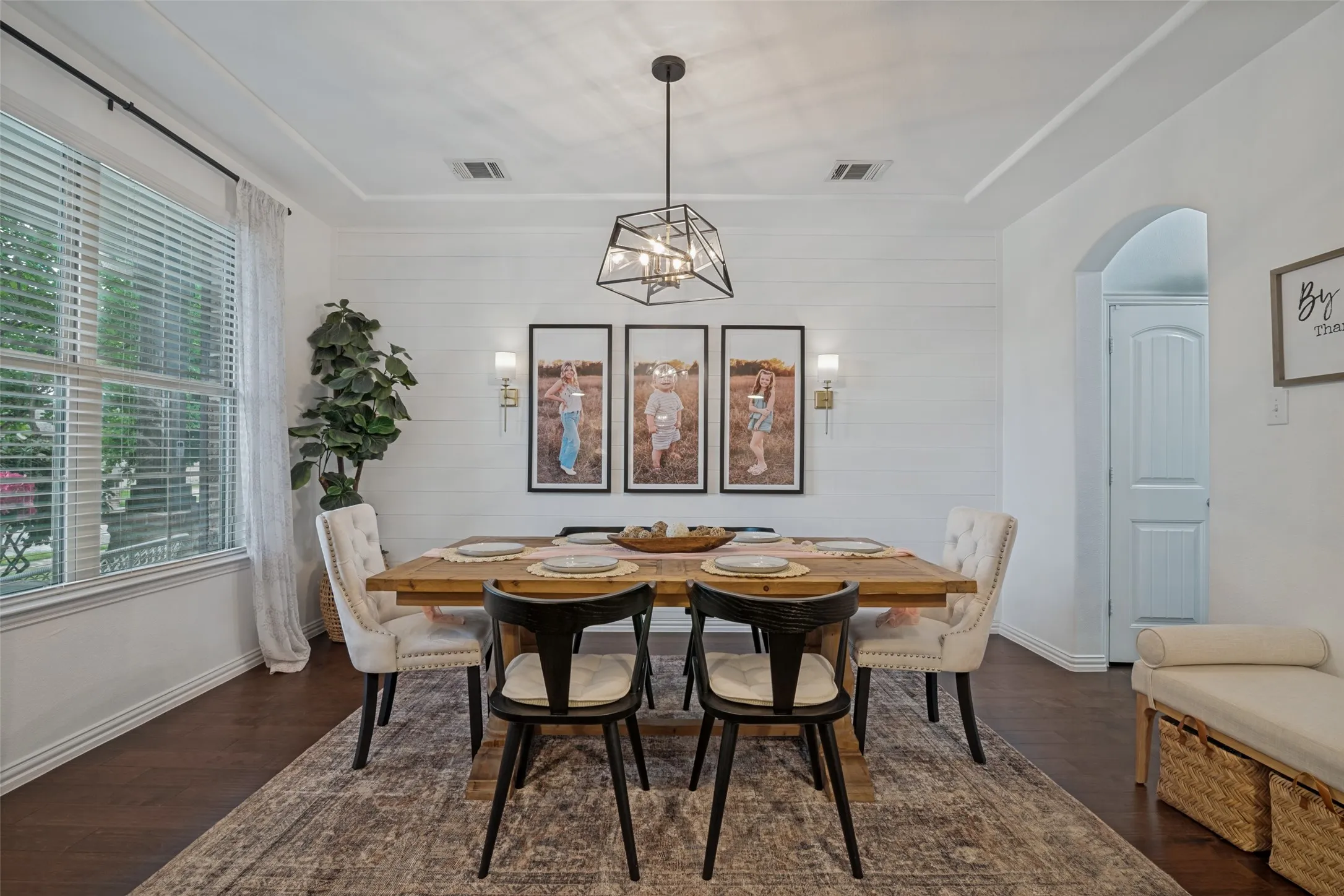 Single Family Residence For Sale in Kaufman County , 2062 Avondown Road, Forney, Texas 75126, 4 Bedroom, 4 Bathroom, 2 Garage spaces, 3,173 Sqft, built in 2018, mls#21296242, Real Estate Agent in Forney, Homes For Sale in Kaufman county, Homes For Sale in Forney, Realtor in Forney Texas, Real Estate Brokerage Independent Realty Texas, Luminita Cordes Realtor