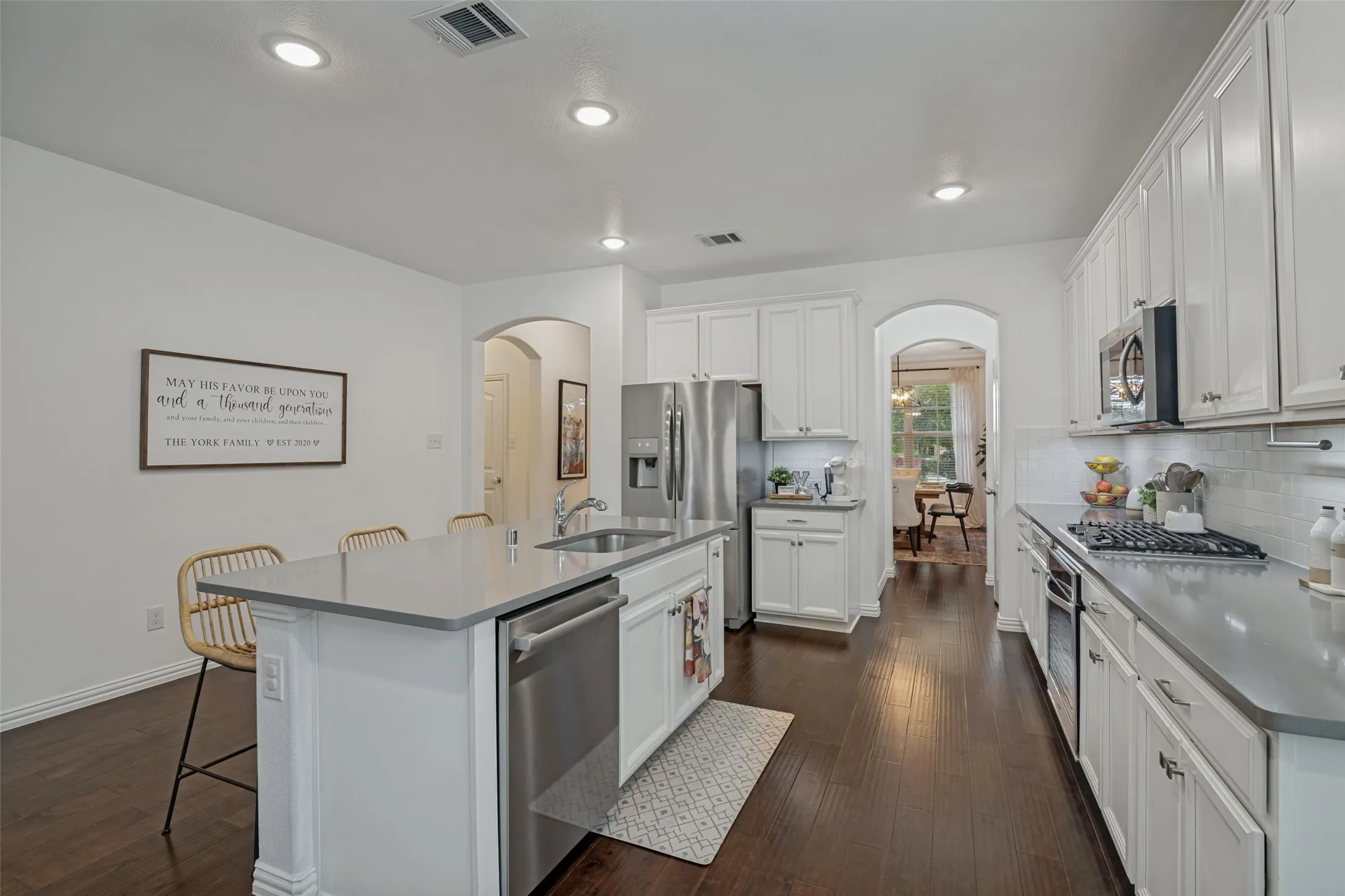 Single Family Residence For Sale in Kaufman County , 2062 Avondown Road, Forney, Texas 75126, 4 Bedroom, 4 Bathroom, 2 Garage spaces, 3,173 Sqft, built in 2018, mls#21296242, Real Estate Agent in Forney, Homes For Sale in Kaufman county, Homes For Sale in Forney, Realtor in Forney Texas, Real Estate Brokerage Independent Realty Texas, Luminita Cordes Realtor