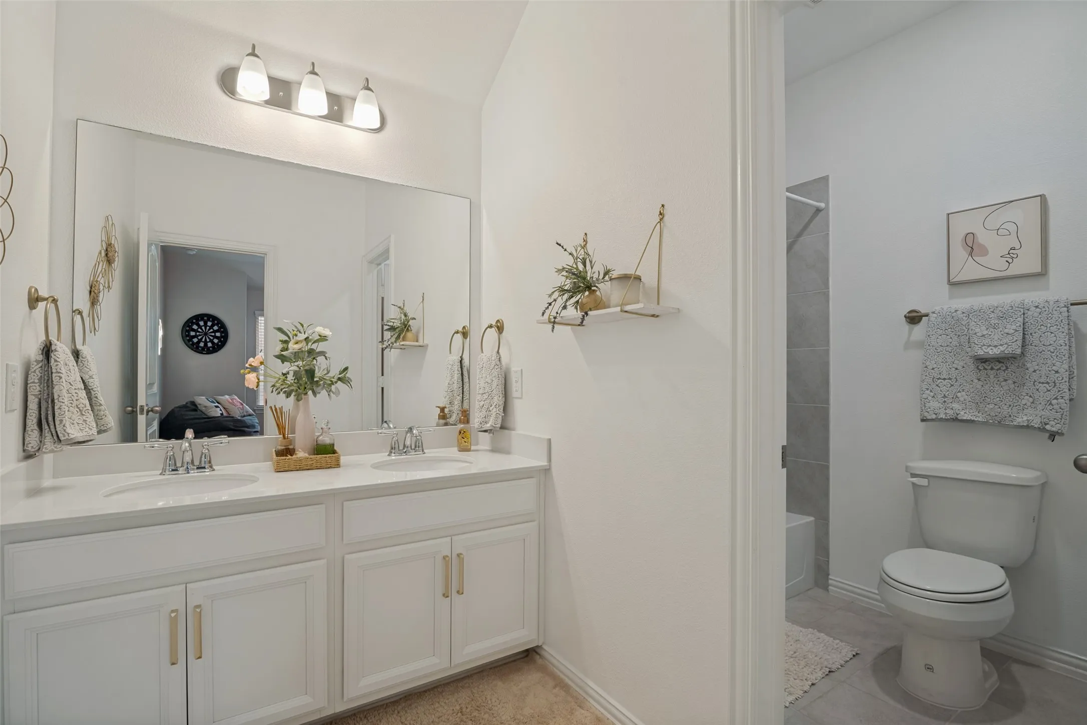Single Family Residence For Sale in Kaufman County , 2062 Avondown Road, Forney, Texas 75126, 4 Bedroom, 4 Bathroom, 2 Garage spaces, 3,173 Sqft, built in 2018, mls#21296242, Real Estate Agent in Forney, Homes For Sale in Kaufman county, Homes For Sale in Forney, Realtor in Forney Texas, Real Estate Brokerage Independent Realty Texas, Luminita Cordes Realtor