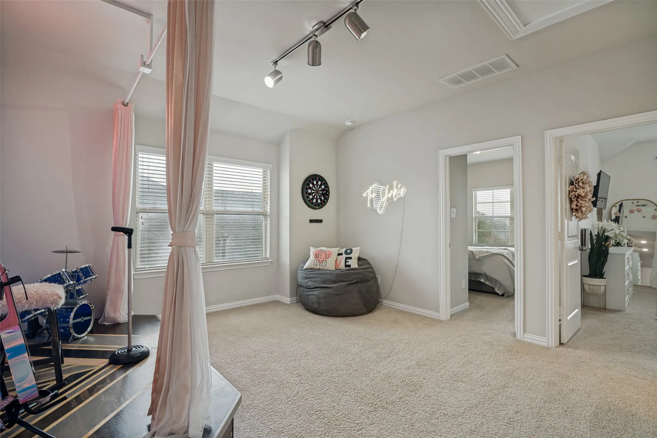 Single Family Residence For Sale in Kaufman County , 2062 Avondown Road, Forney, Texas 75126, 4 Bedroom, 4 Bathroom, 2 Garage spaces, 3,173 Sqft, built in 2018, mls#21296242, Real Estate Agent in Forney, Homes For Sale in Kaufman county, Homes For Sale in Forney, Realtor in Forney Texas, Real Estate Brokerage Independent Realty Texas, Luminita Cordes Realtor