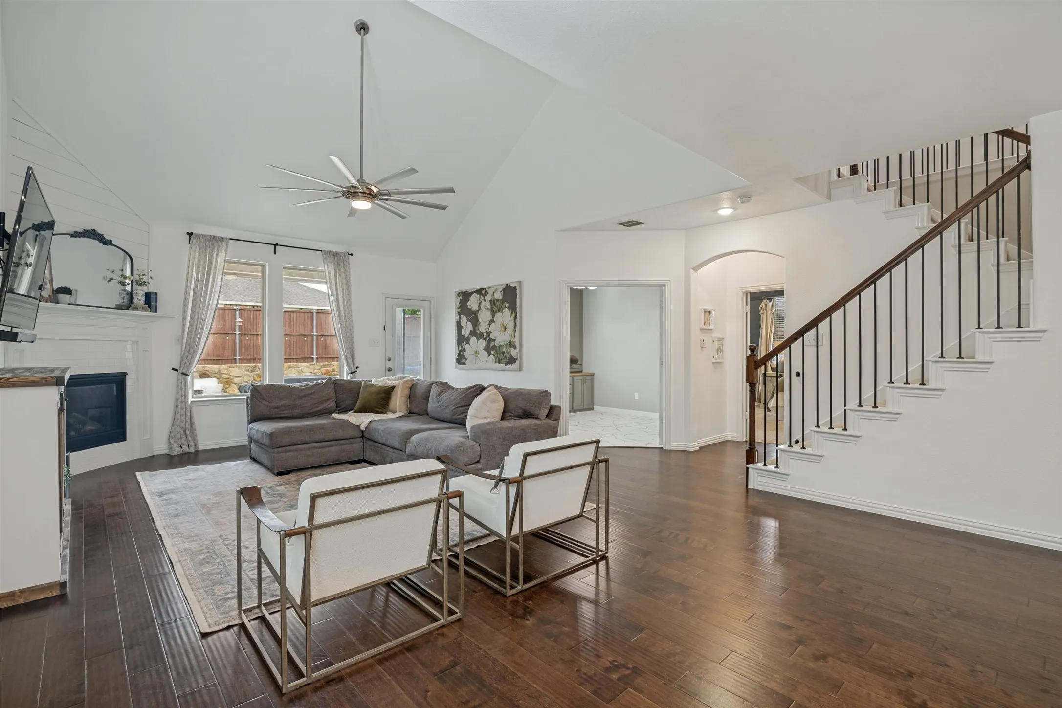 Single Family Residence For Sale in Kaufman County , 2062 Avondown Road, Forney, Texas 75126, 4 Bedroom, 4 Bathroom, 2 Garage spaces, 3,173 Sqft, built in 2018, mls#21296242, Real Estate Agent in Forney, Homes For Sale in Kaufman county, Homes For Sale in Forney, Realtor in Forney Texas, Real Estate Brokerage Independent Realty Texas, Luminita Cordes Realtor
