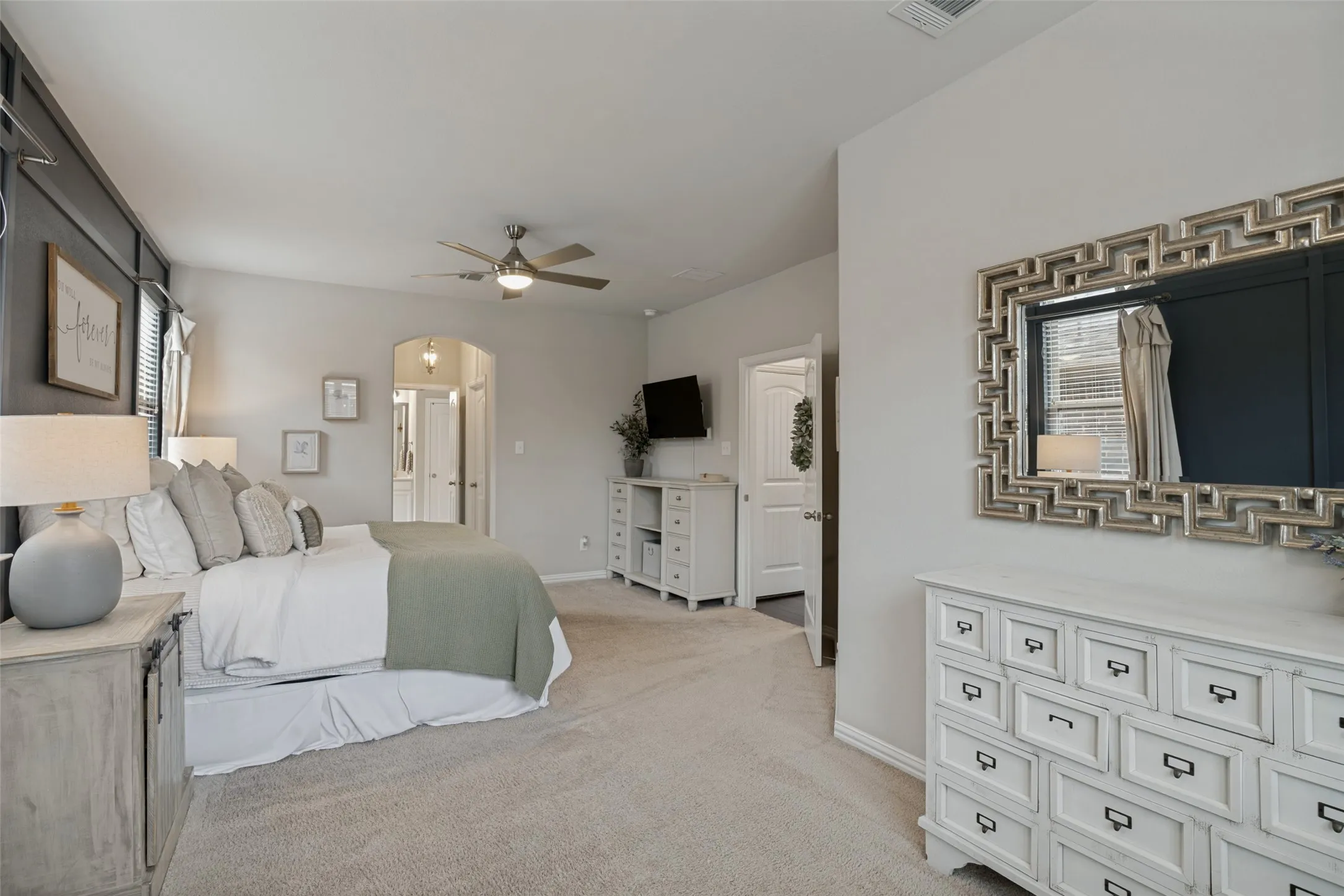 Single Family Residence For Sale in Kaufman County , 2062 Avondown Road, Forney, Texas 75126, 4 Bedroom, 4 Bathroom, 2 Garage spaces, 3,173 Sqft, built in 2018, mls#21296242, Real Estate Agent in Forney, Homes For Sale in Kaufman county, Homes For Sale in Forney, Realtor in Forney Texas, Real Estate Brokerage Independent Realty Texas, Luminita Cordes Realtor