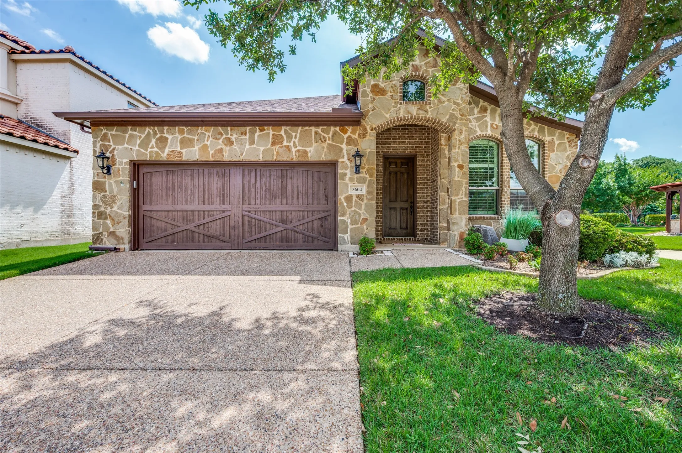 Single Family Residence For Sale in Denton County , 3604 Tuscan Hills Circle, Denton, Texas 76210, 3 Bedroom, 2 Bathroom, 2 Garage spaces, 2,174 Sqft, built in 2014, mls#21271869, Real Estate Agent in Denton, Homes For Sale in Denton county, Homes For Sale in Denton, Realtor in Denton Texas, Real Estate Brokerage Independent Realty Texas, Luminita Cordes Realtor
