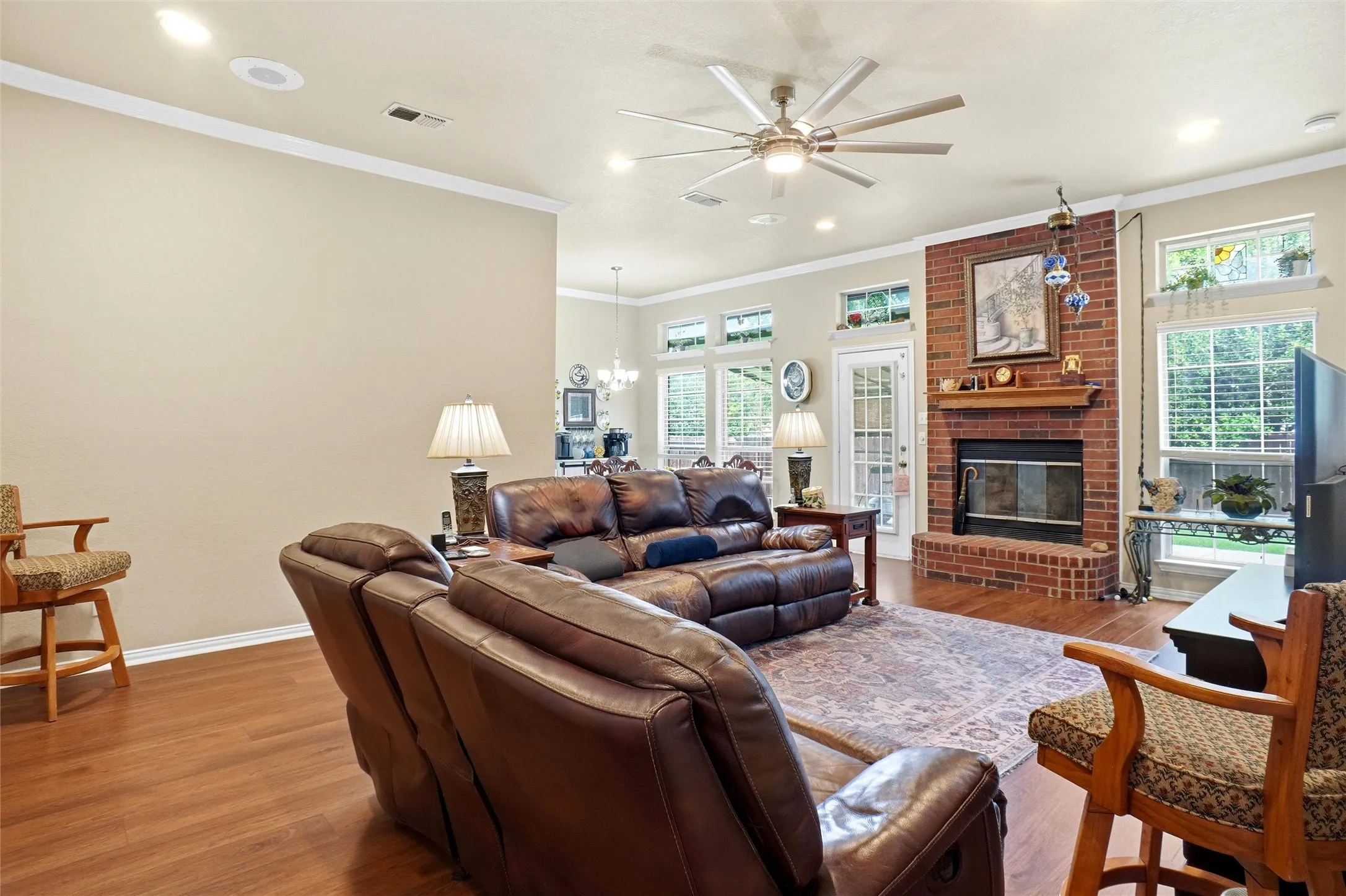 Single Family Residence For Sale in Tarrant County , 701 Western Trail, Keller, Texas 76248, 3 Bedroom, 2 Bathroom, 2 Garage spaces, 1,650 Sqft, built in 1993, mls#21294003, Real Estate Agent in Keller, Homes For Sale in Tarrant county, Homes For Sale in Keller, Realtor in Keller Texas, Real Estate Brokerage Independent Realty Texas, Luminita Cordes Realtor