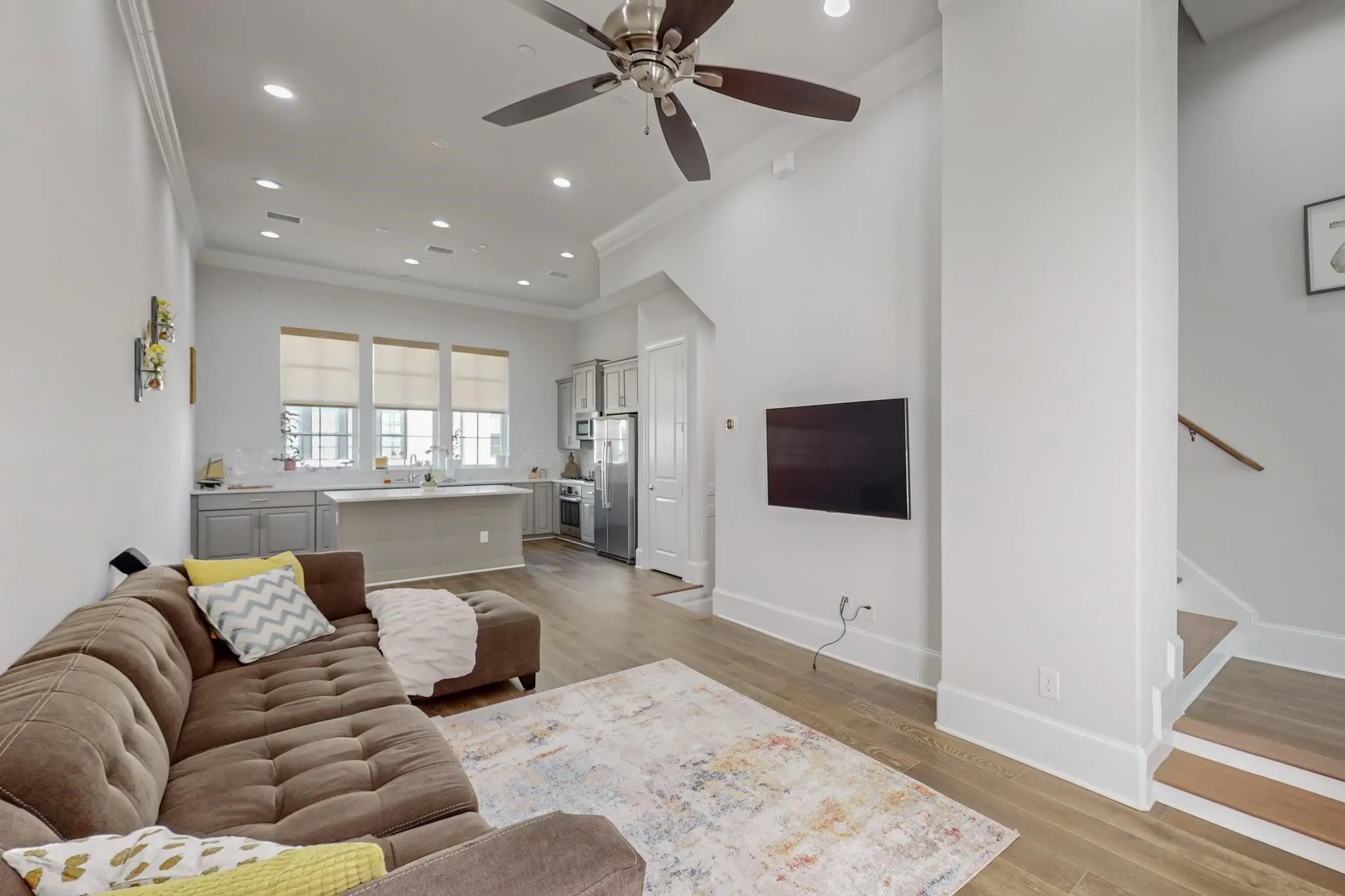 Townhouse For Rent in Dallas County , 638 Dalton Lane 802, Irving, Texas 75039, 2 Bedroom, 3 Bathroom, 2 Garage spaces, 1,319 Sqft, built in 2020, mls#21289391, Real Estate Agent in Irving, Homes For Rent in Dallas county, Homes For Rent in Irving, Realtor in Irving Texas, Real Estate Brokerage Independent Realty Texas, Luminita Cordes Realtor