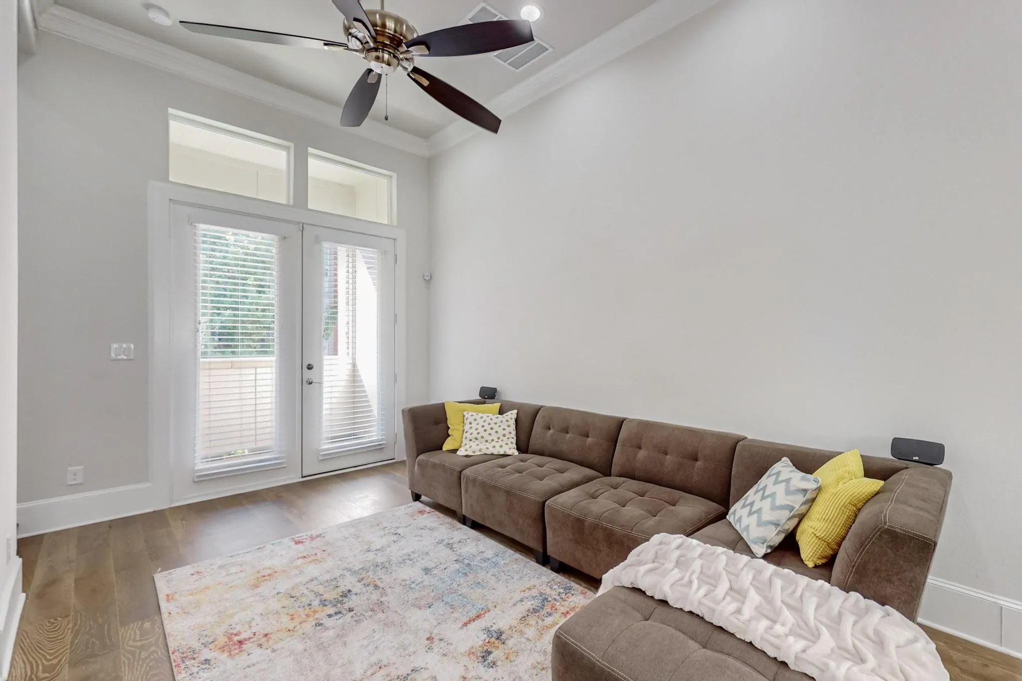 Townhouse For Rent in Dallas County , 638 Dalton Lane 802, Irving, Texas 75039, 2 Bedroom, 3 Bathroom, 2 Garage spaces, 1,319 Sqft, built in 2020, mls#21289391, Real Estate Agent in Irving, Homes For Rent in Dallas county, Homes For Rent in Irving, Realtor in Irving Texas, Real Estate Brokerage Independent Realty Texas, Luminita Cordes Realtor